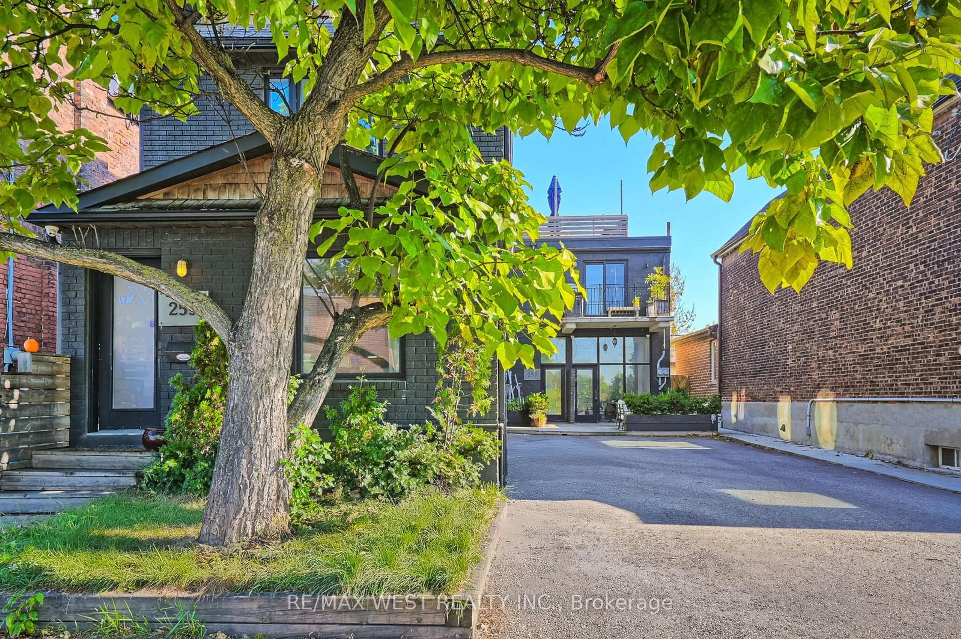 A pic from exterior of the house or condo, the street view for 259 Oakwood Ave, Toronto Ontario M6E 2V3