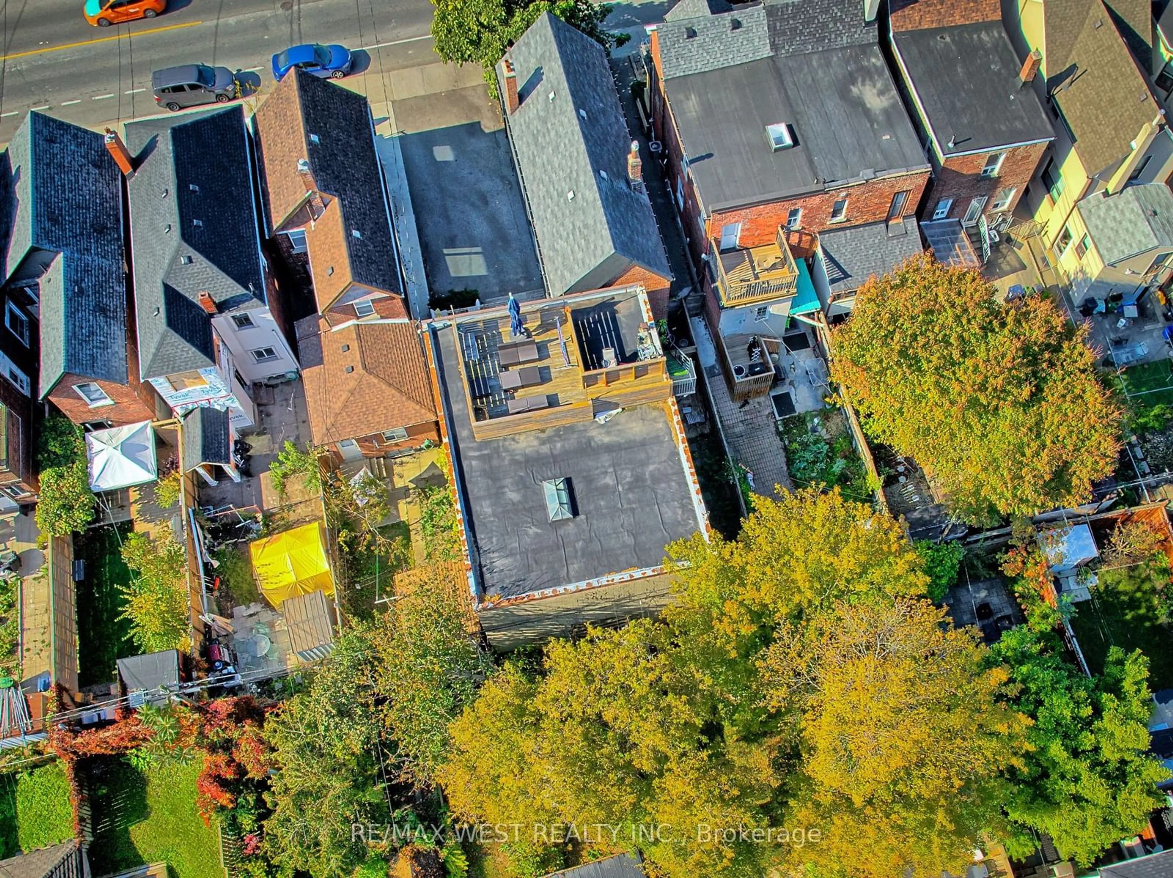 A pic from exterior of the house or condo, the street view for 259 Oakwood Ave, Toronto Ontario M6E 2V3