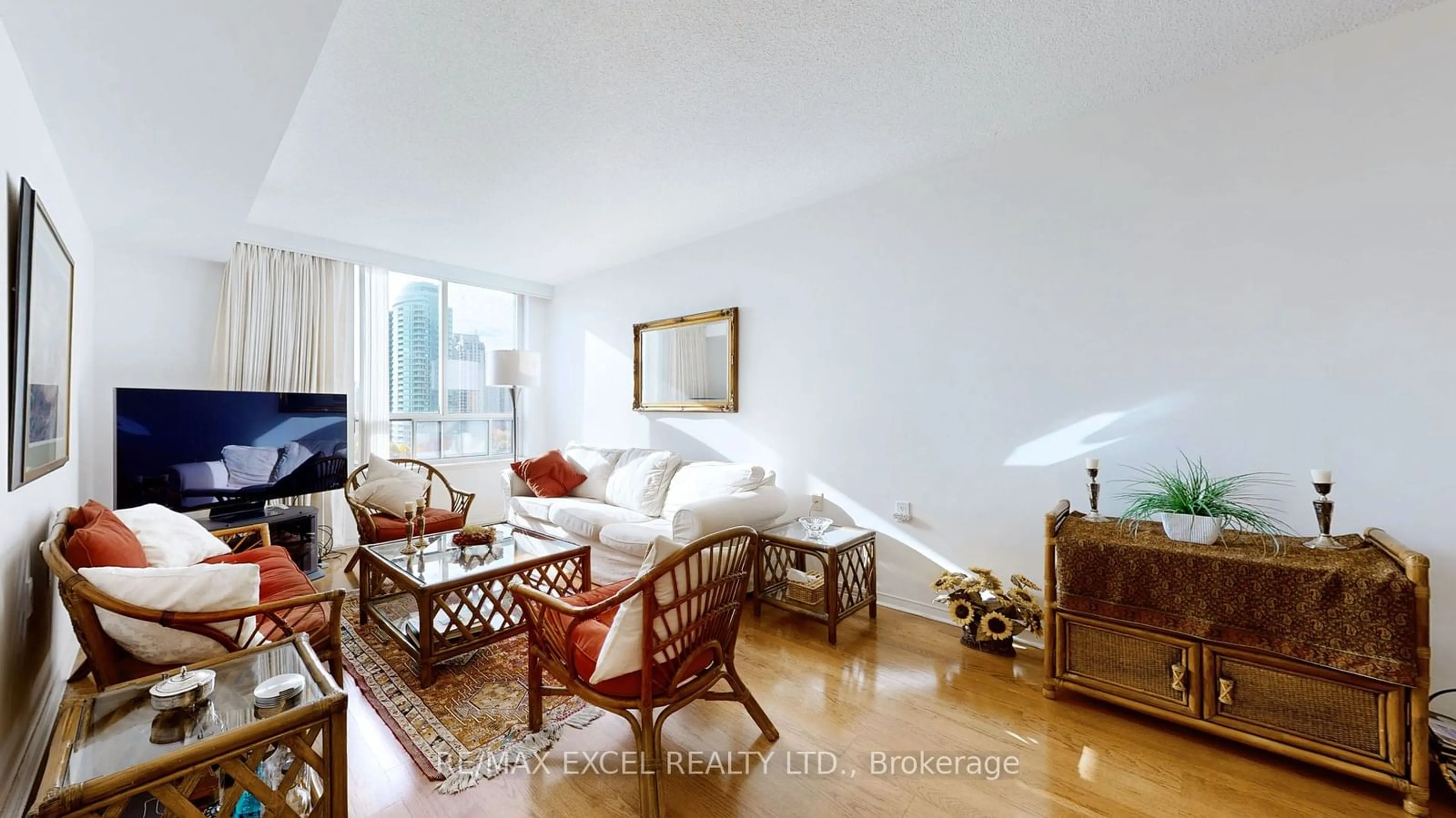 Living room, wood floors for 35 Finch Ave #1009, Toronto Ontario M2N 6Z8