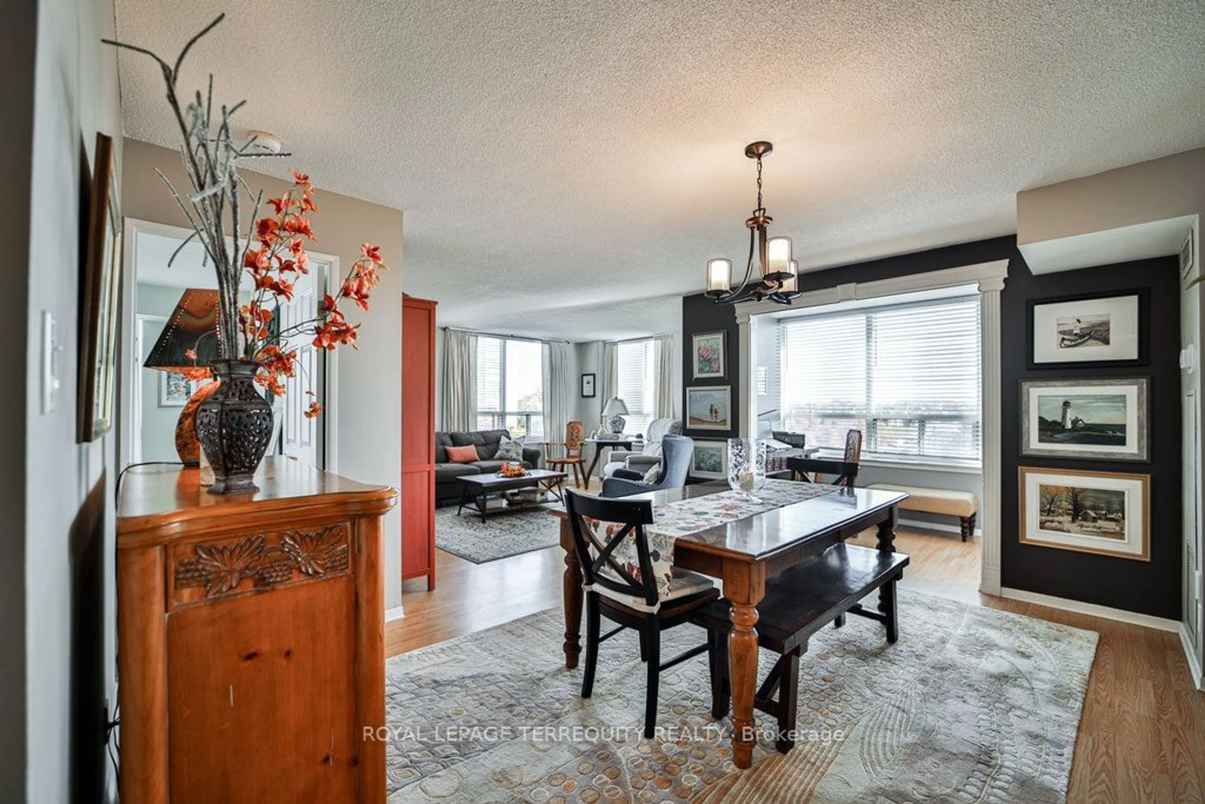 Dining room, wood floors, cottage for 195 Wynford Dr #1106, Toronto Ontario M3C 3P3