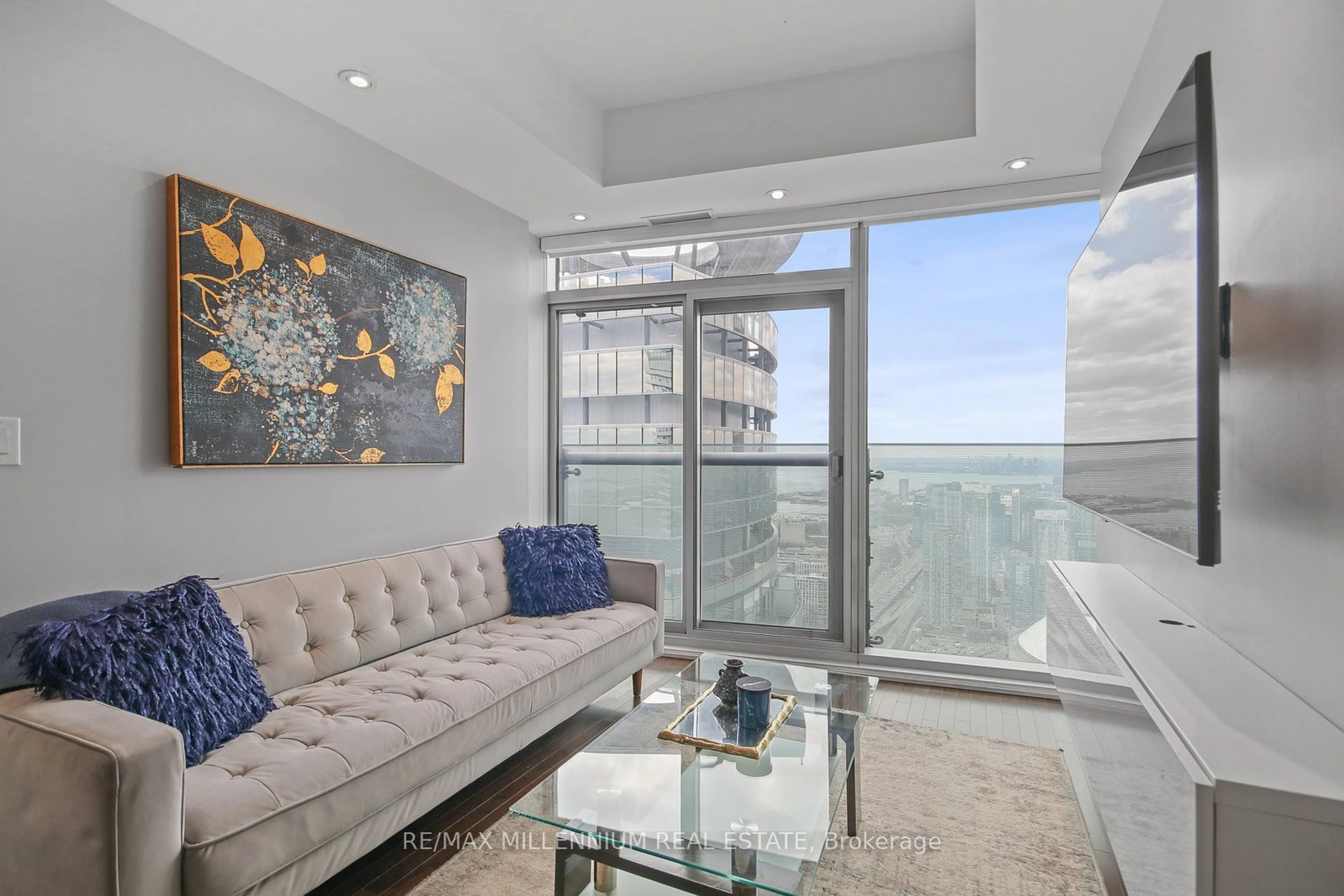 Living room, carpet floors for 14 York St #6006, Toronto Ontario M5J 2Z2