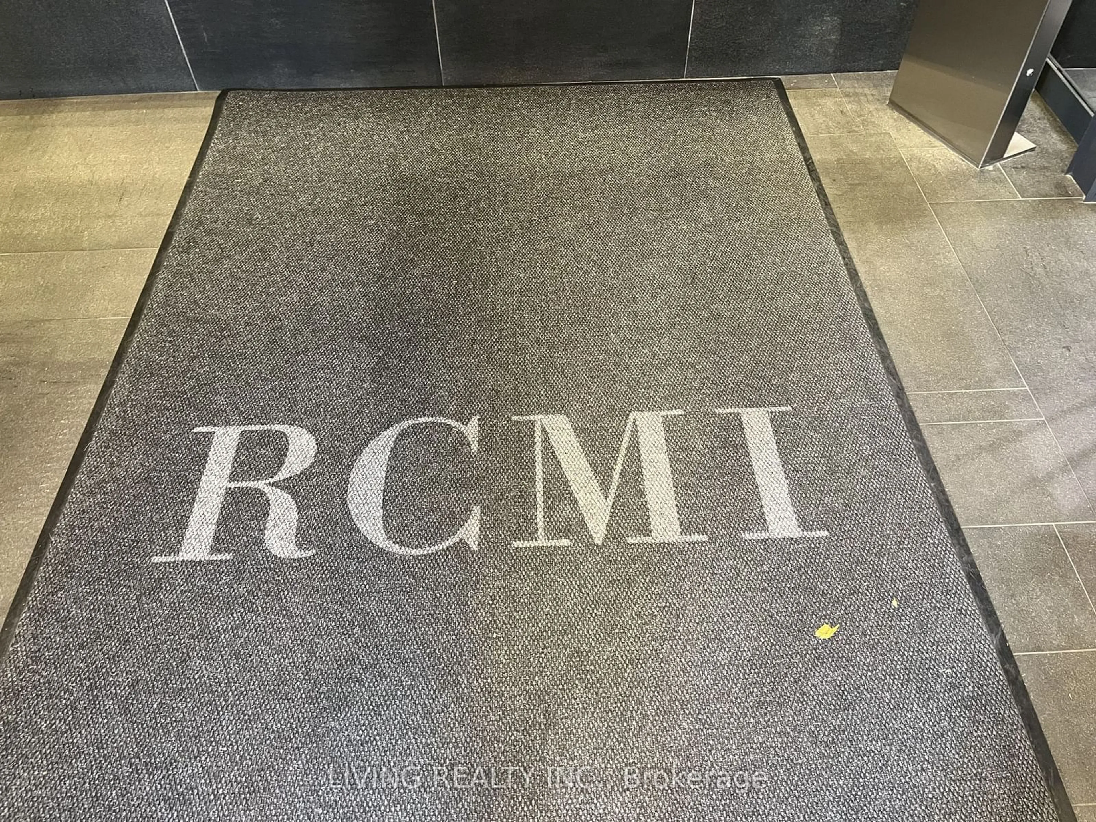 Indoor lobby, cement floor for 426 University Ave #2209, Toronto Ontario M5G 1S9