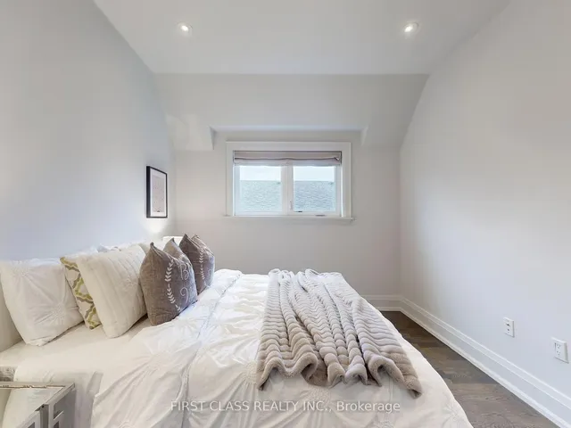 Additional property image - 504 Broadway Ave