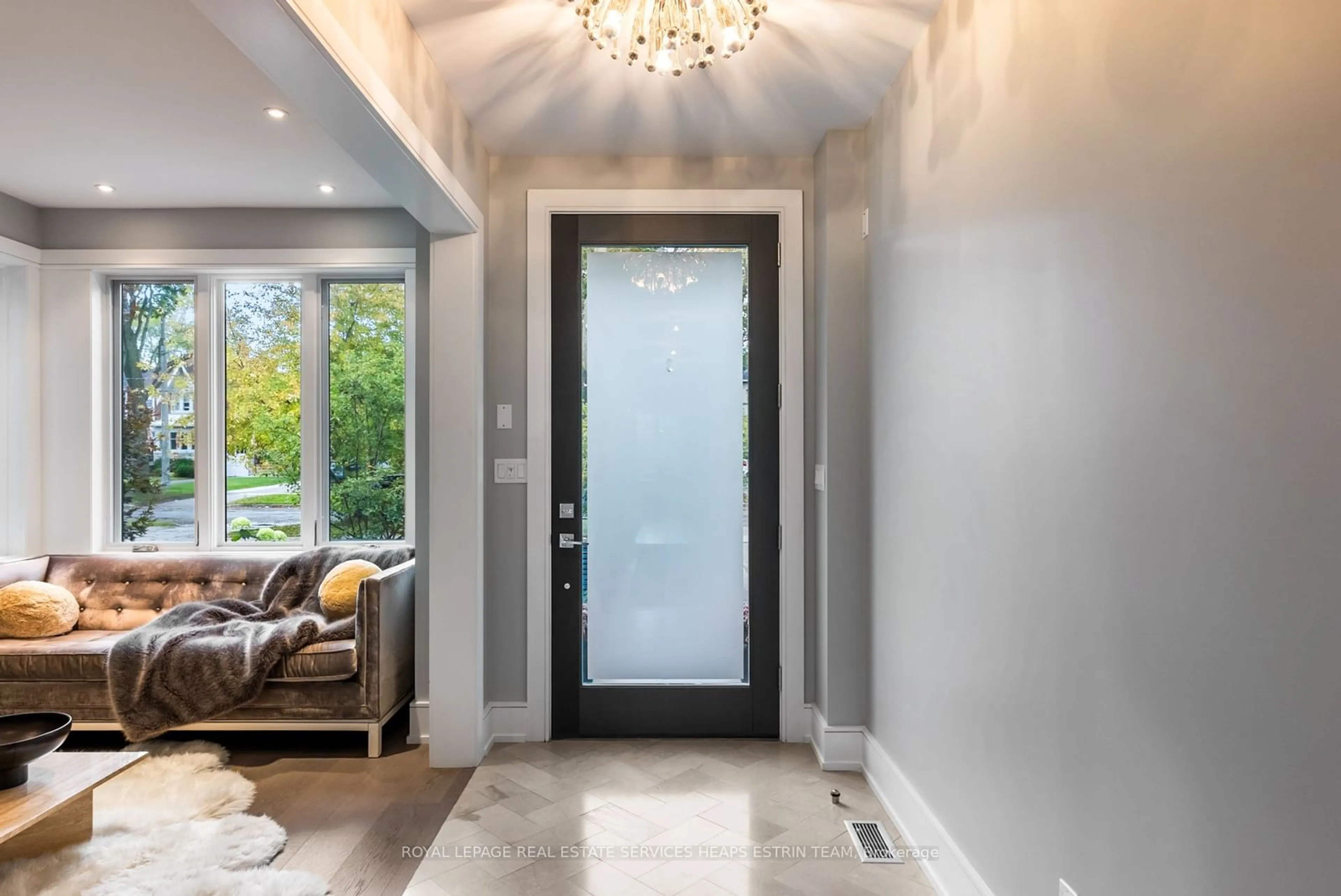 Indoor entryway, wood floors for 235 Bessborough Dr, Toronto Ontario M4G 3K4