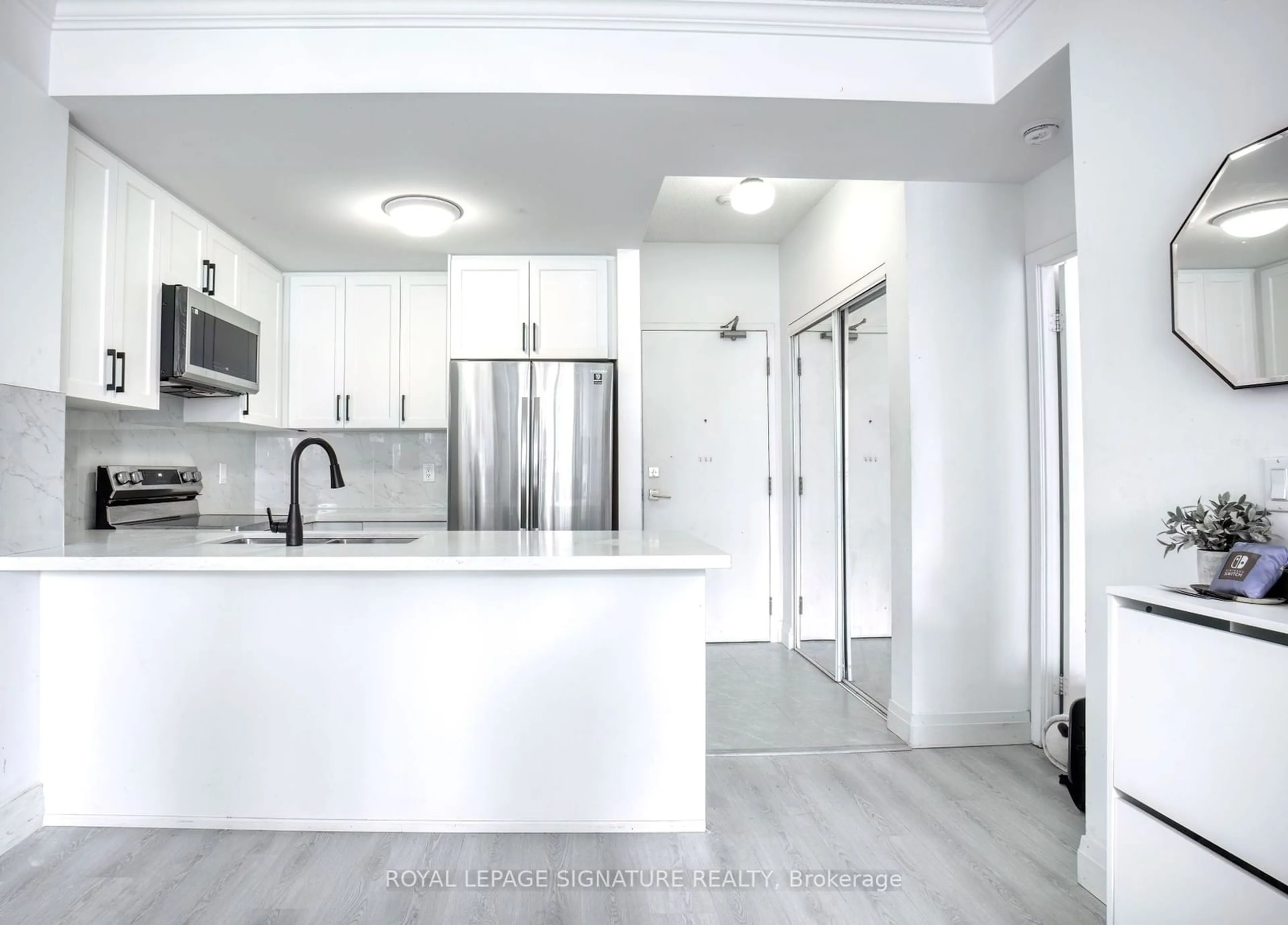 Open concept kitchen for 28 Byng Ave #607, Toronto Ontario M2N 7H4