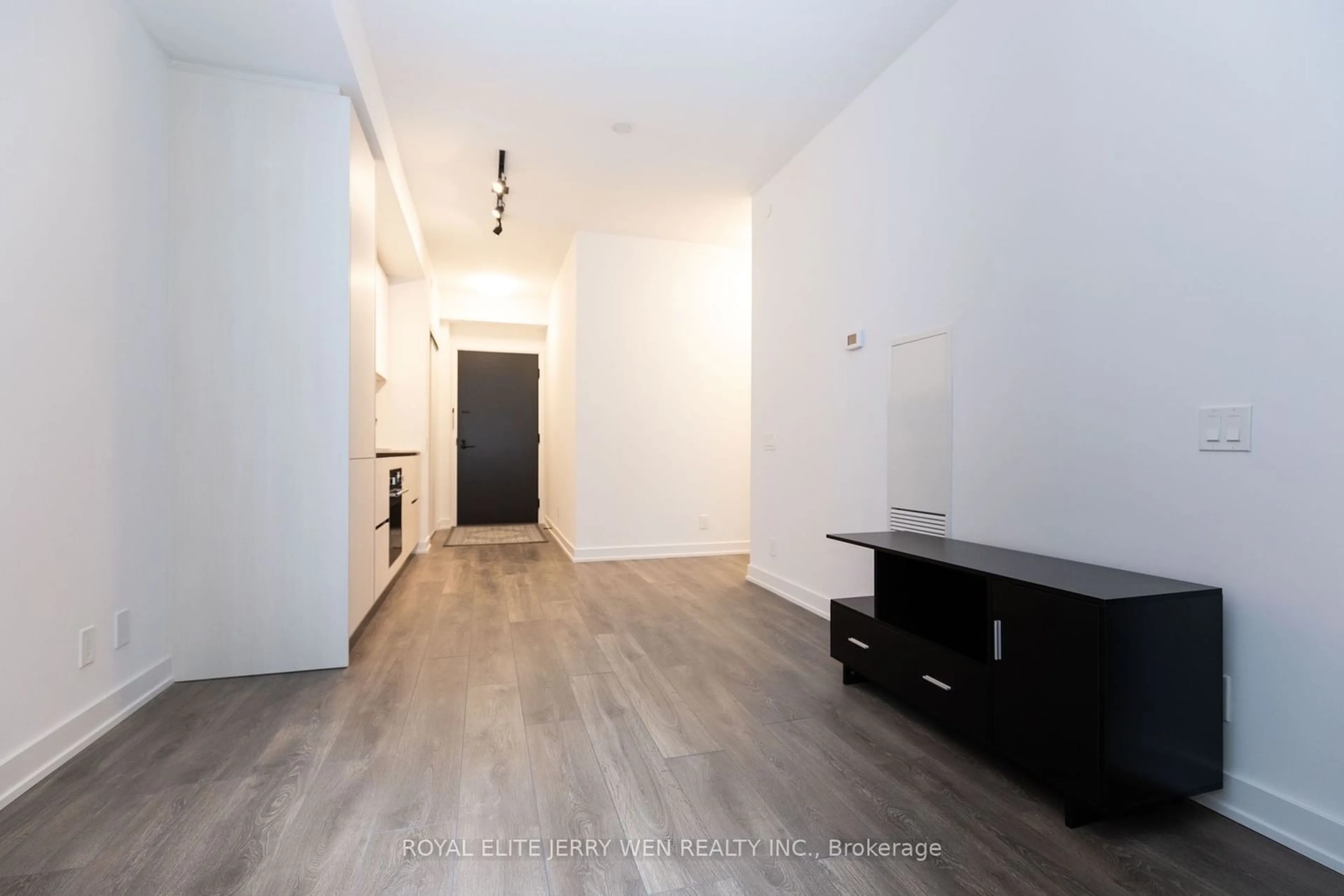 Other indoor space, wood floors for 108 Peter St #511, Toronto Ontario M5V 0W2