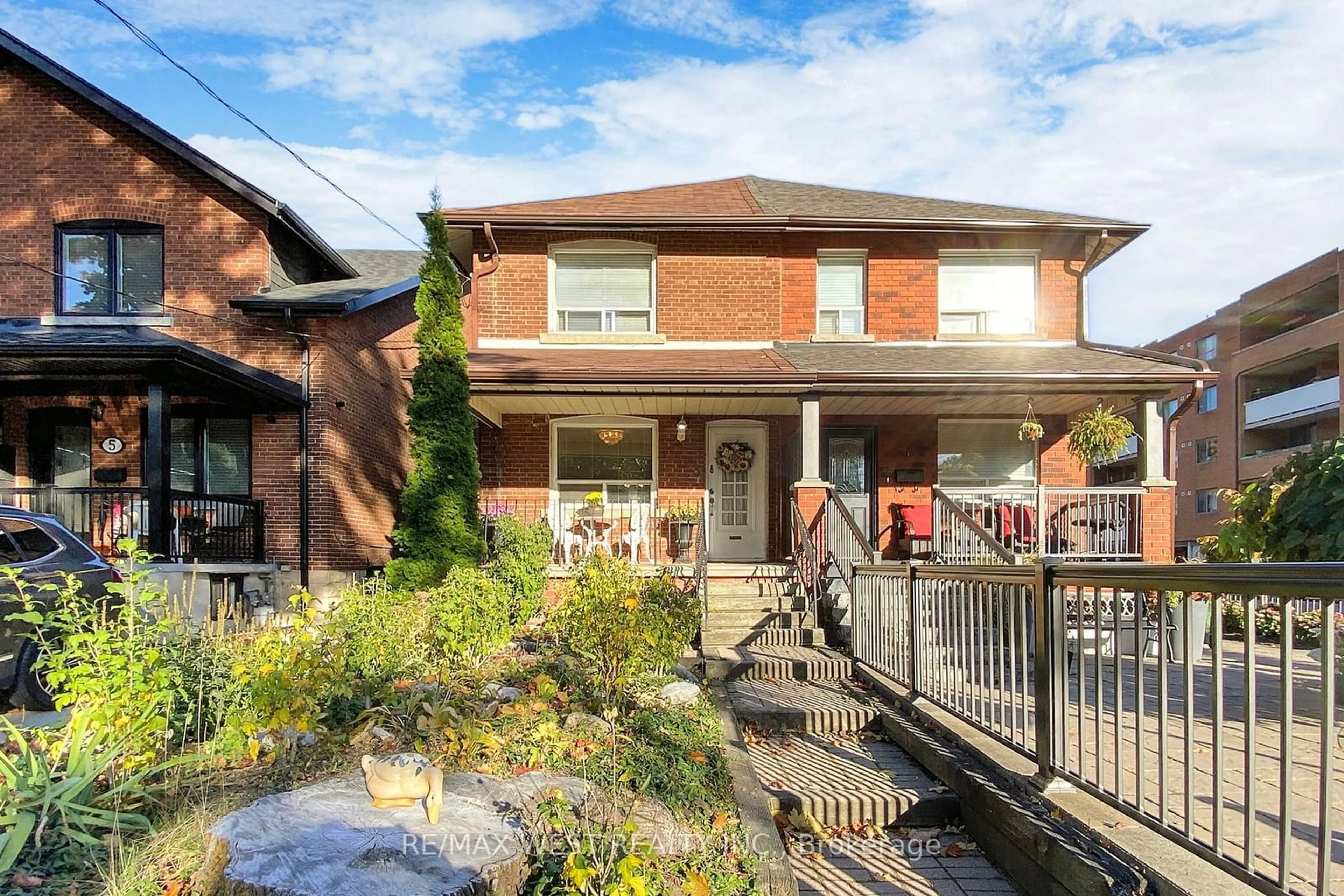 Frontside or backside of a home, cottage for 3 Hector Ave, Toronto Ontario M6G 3G2