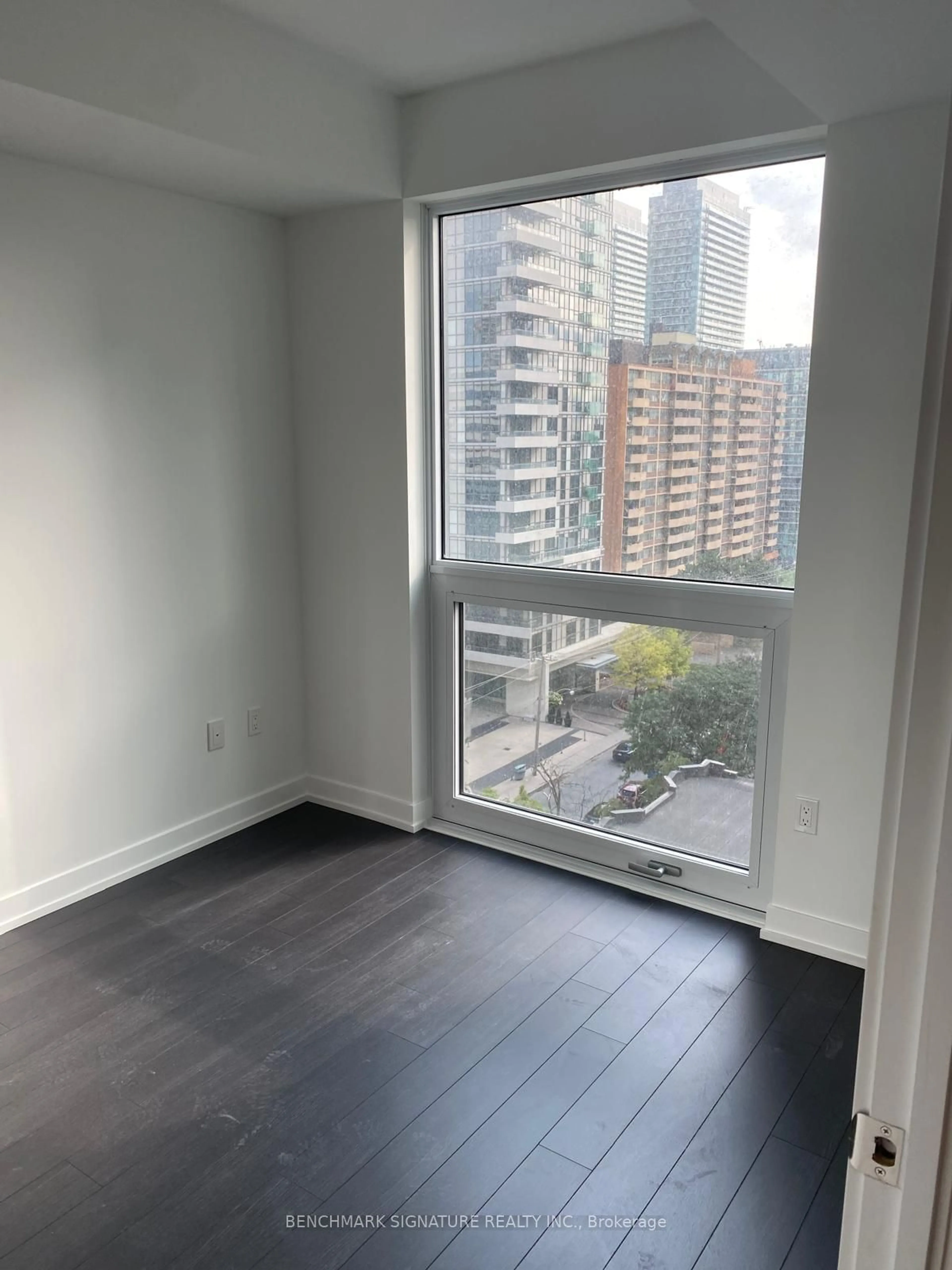 A pic of a room, unknown floor for 39 Roehampton Ave #710, Toronto Ontario M4P 0G1