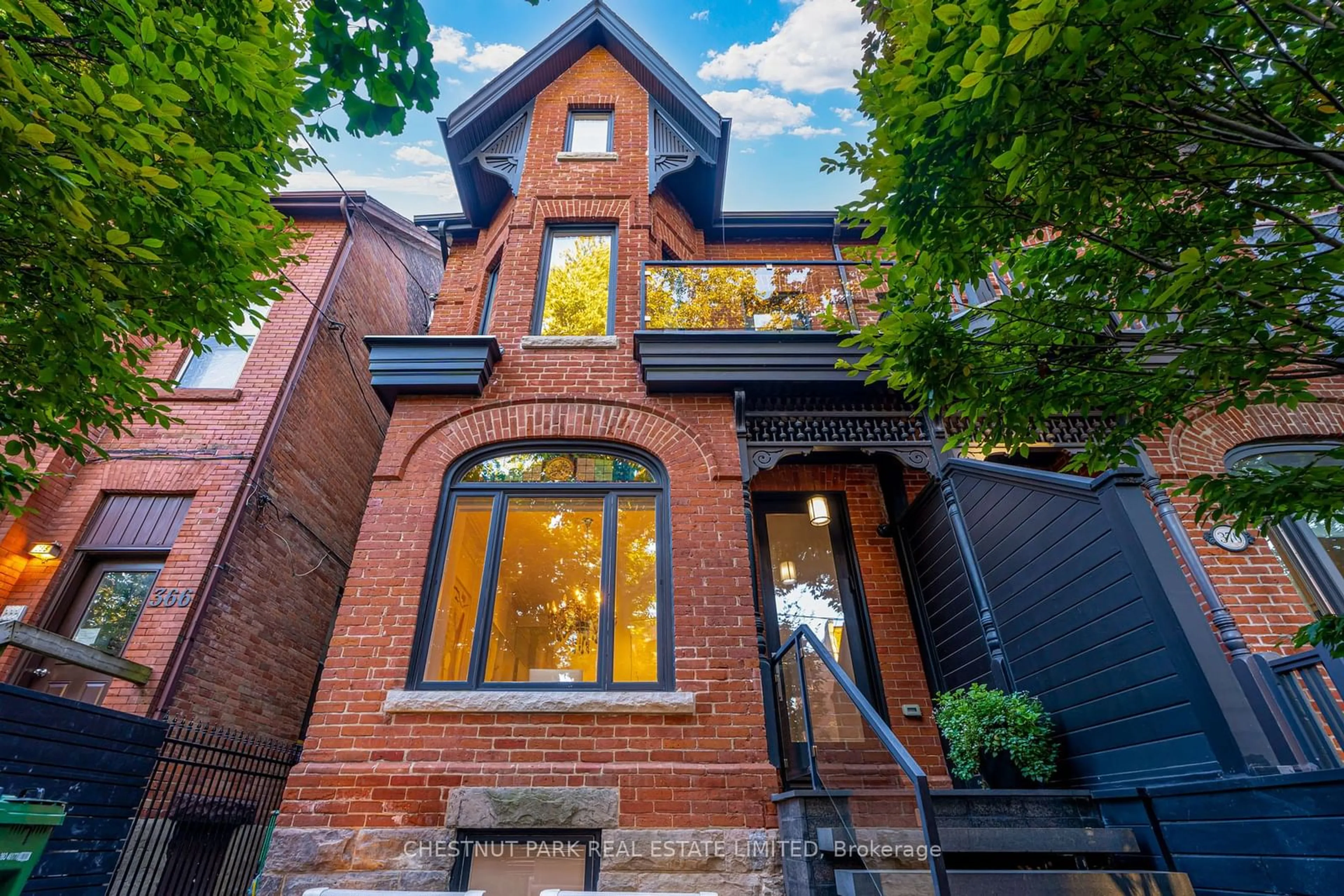 Home with brick exterior material for 368 Markham St, Toronto Ontario M6G 2K9