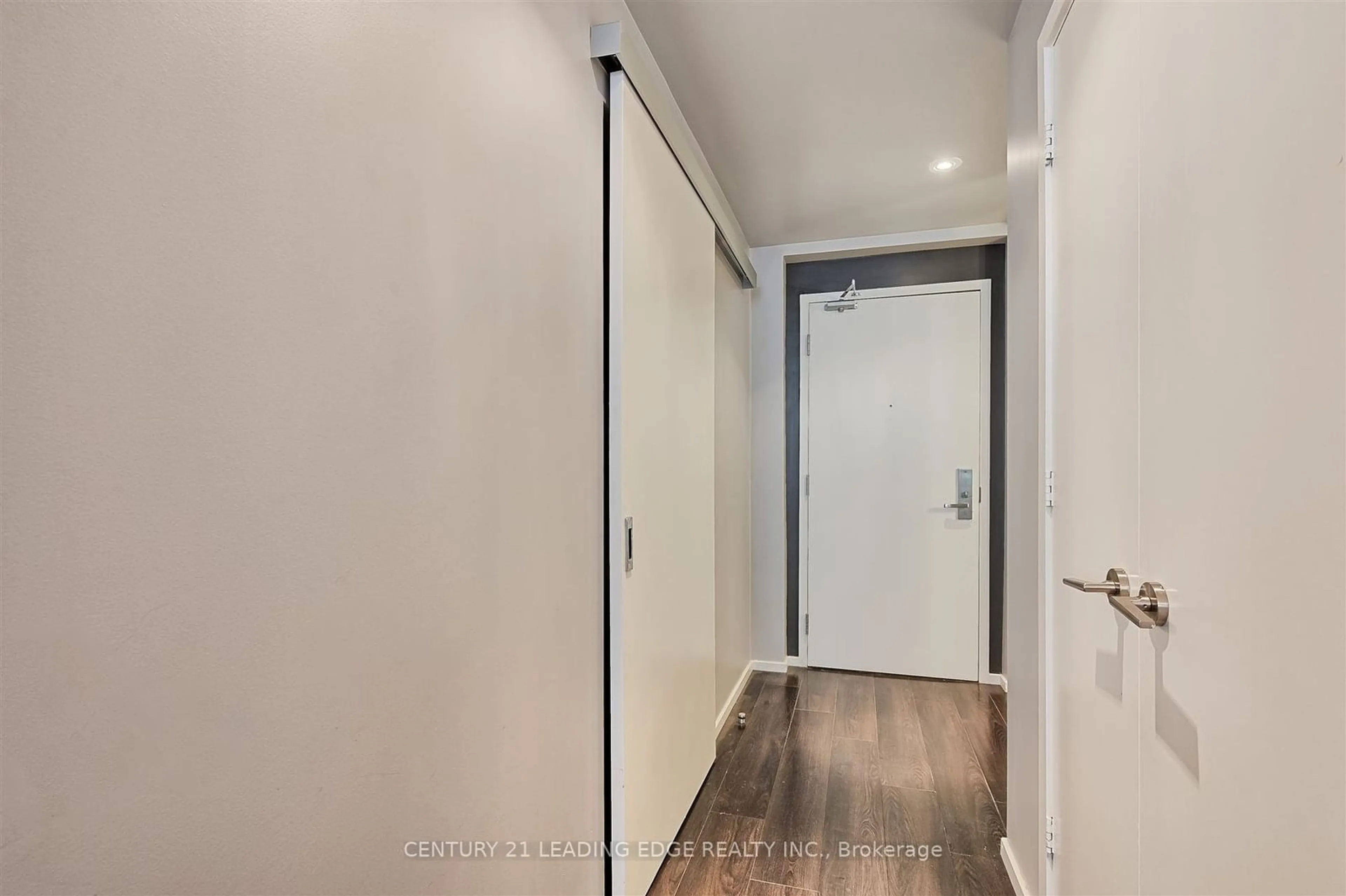 Indoor entryway, wood floors for 8 Charlotte St #405, Toronto Ontario M5V 0K4