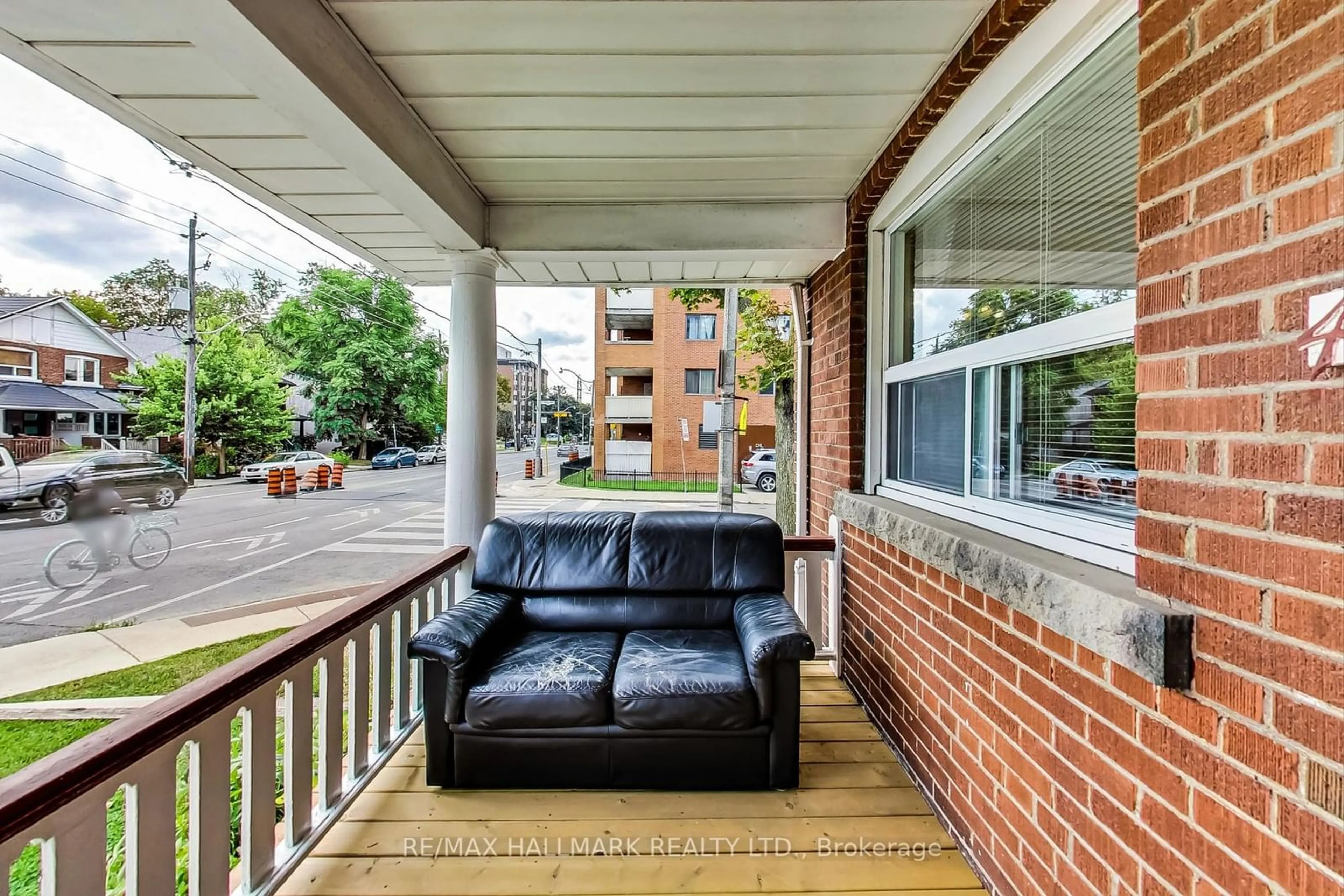 Patio, the street view for 400 Christie St, Toronto Ontario M6G 3C6