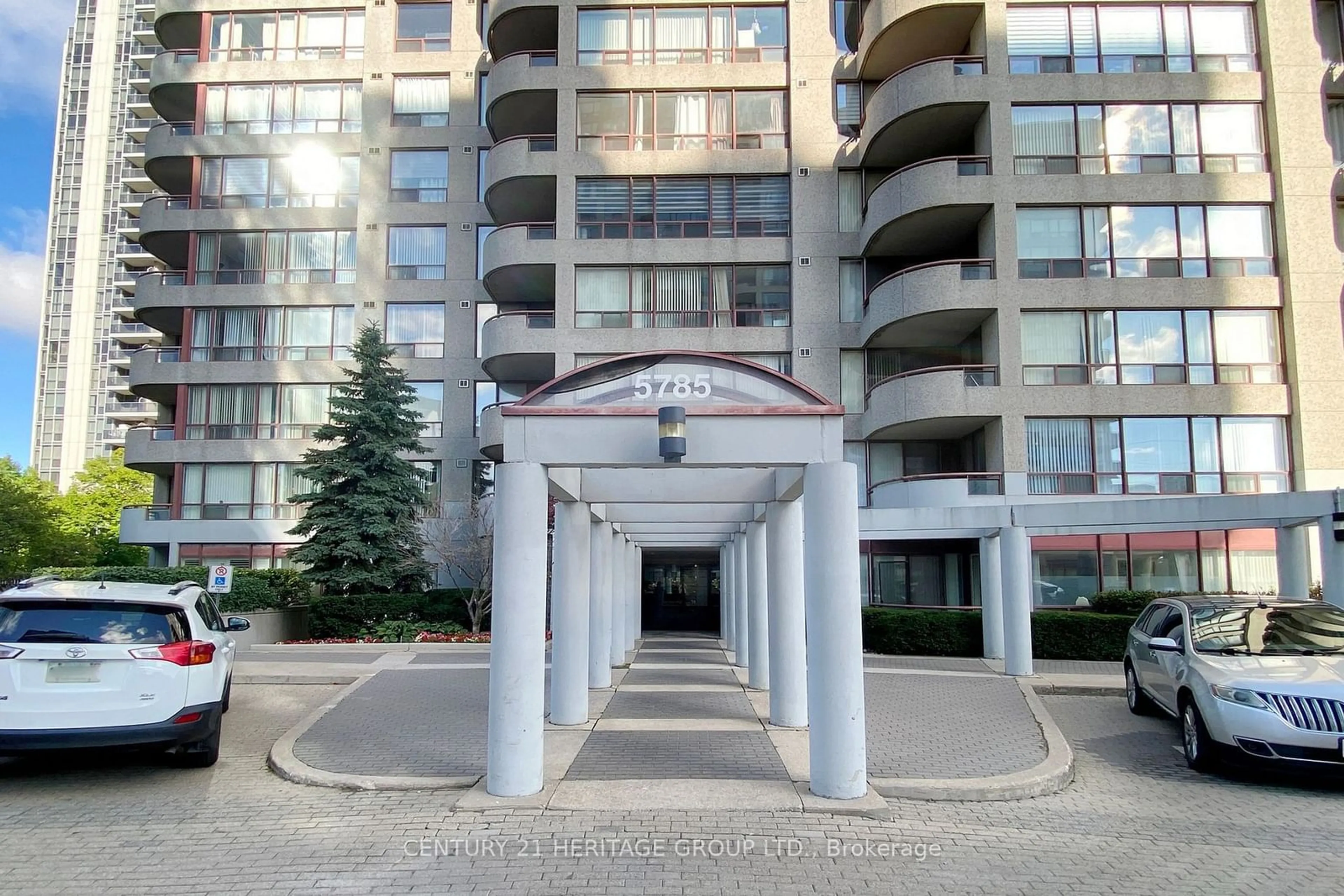 A pic from exterior of the house or condo, the front or back of building for 5785 Yonge St #905, Toronto Ontario M2M 4J2