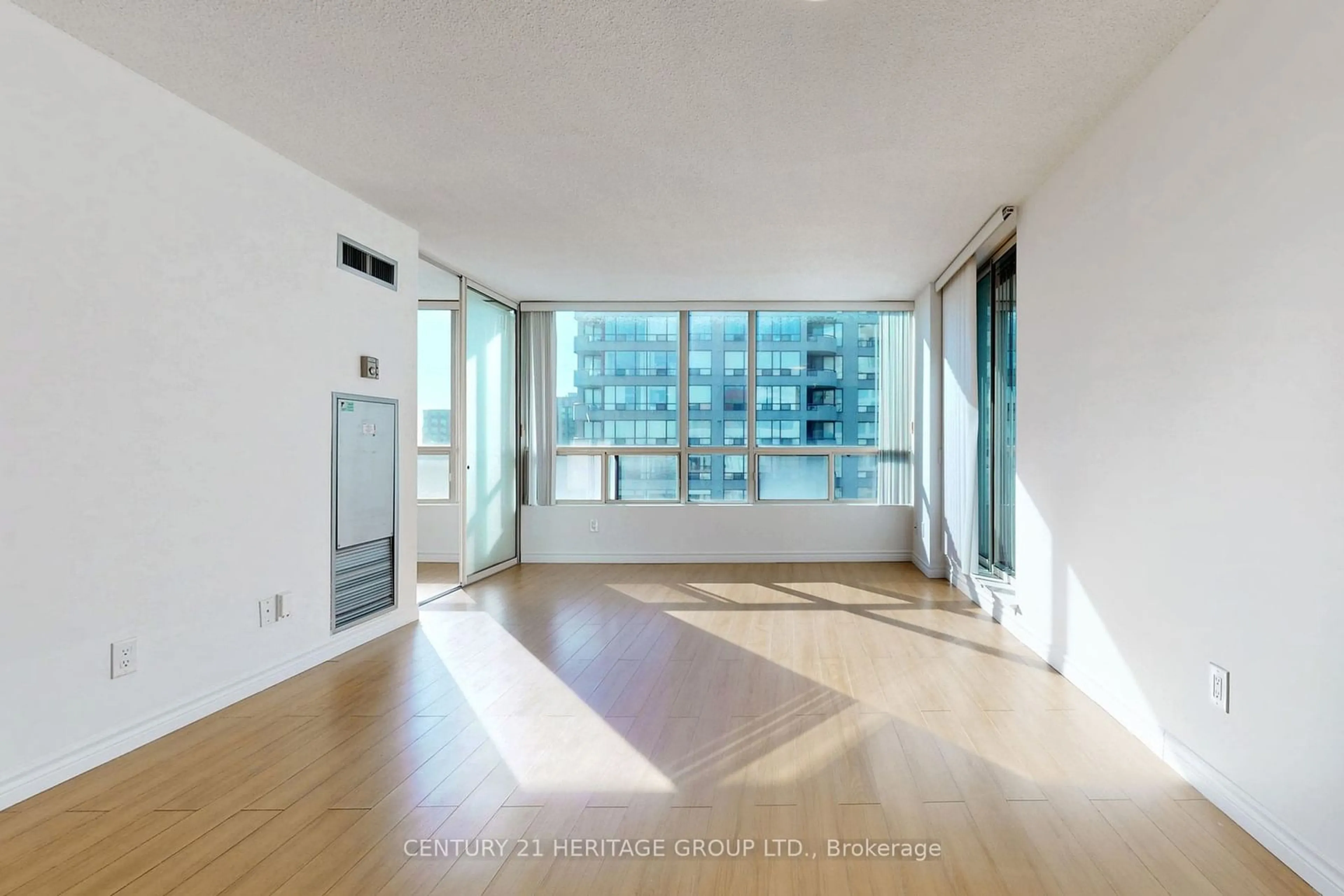 Other indoor space, wood floors for 5785 Yonge St #905, Toronto Ontario M2M 4J2