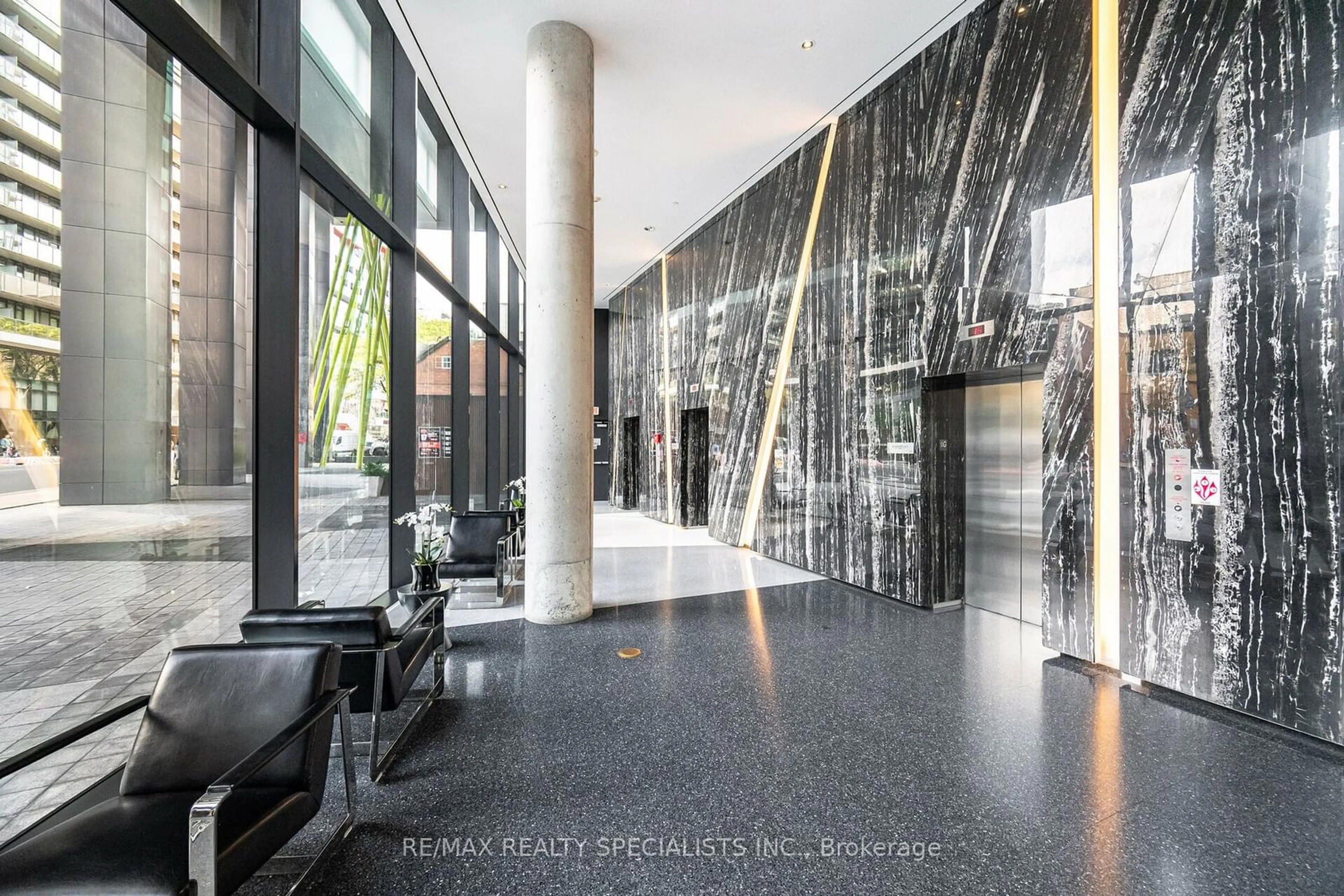 Indoor lobby, cement floor for 125 Peter St #3012, Toronto Ontario M5V 0M2