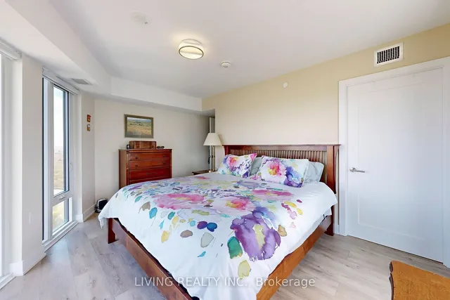 Additional property image - 575 Bloor St Unit 1202