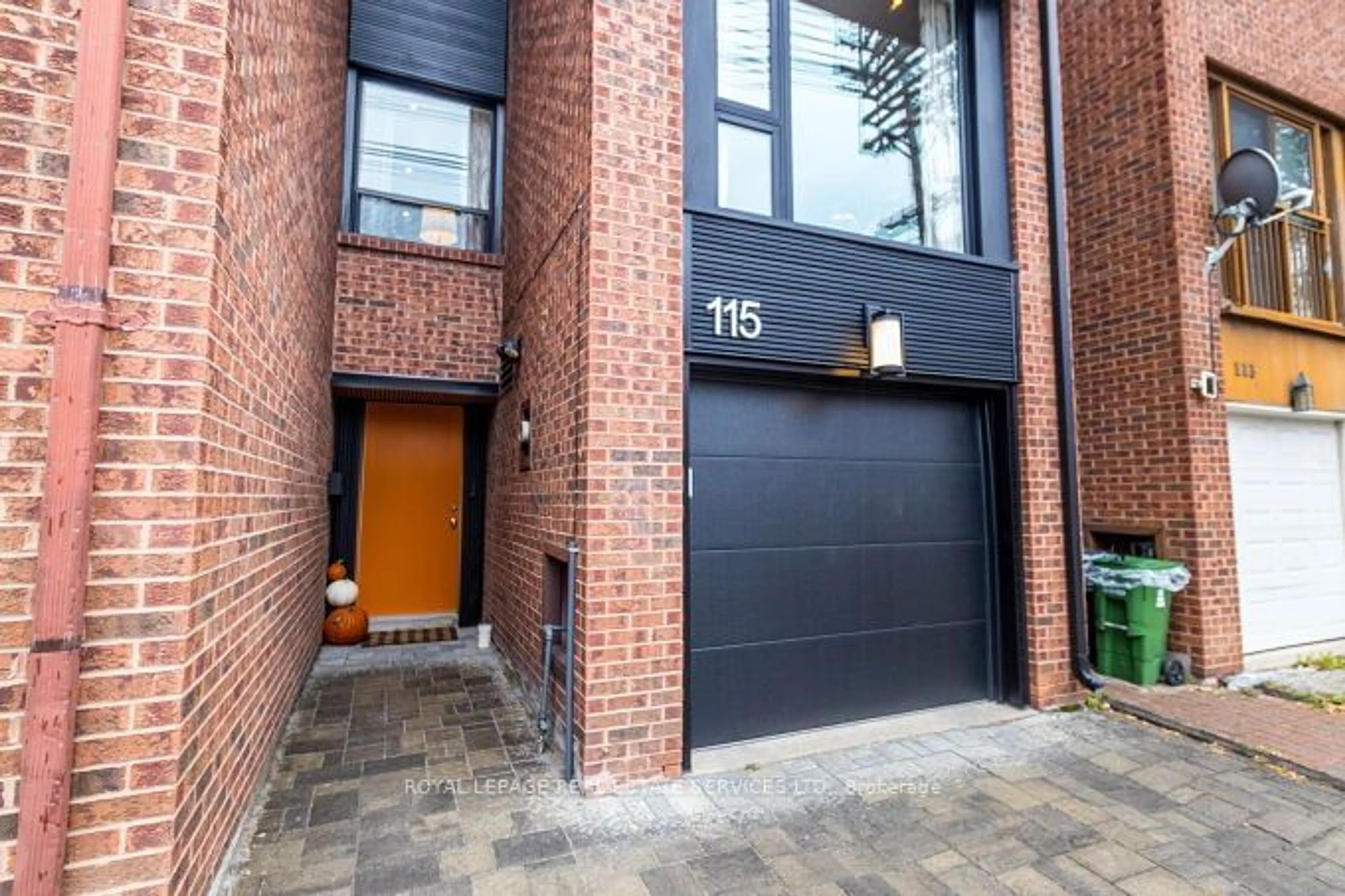 Home with brick exterior material for 115 Tecumseth St, Toronto Ontario M6J 2H2