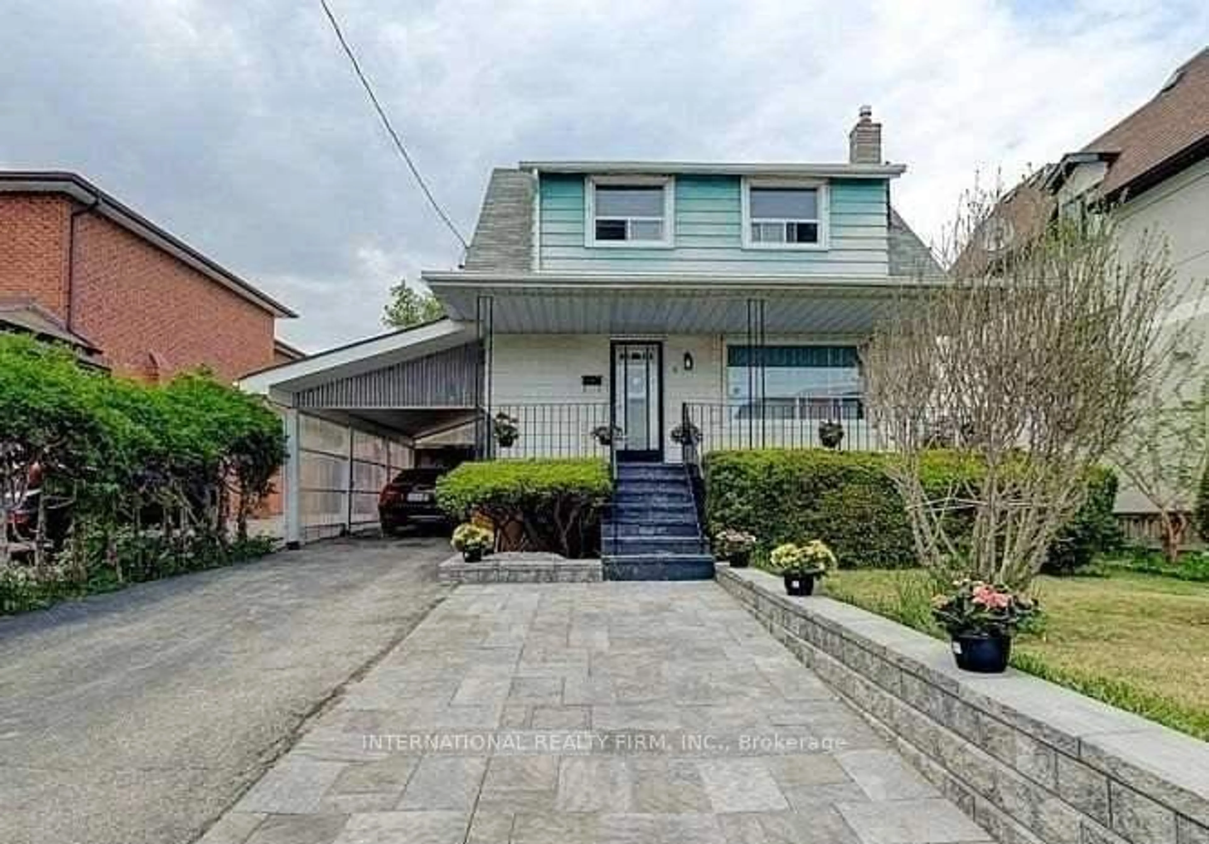 Frontside or backside of a home, cottage for 8 Farrell Ave, Toronto Ontario M2R 1C8