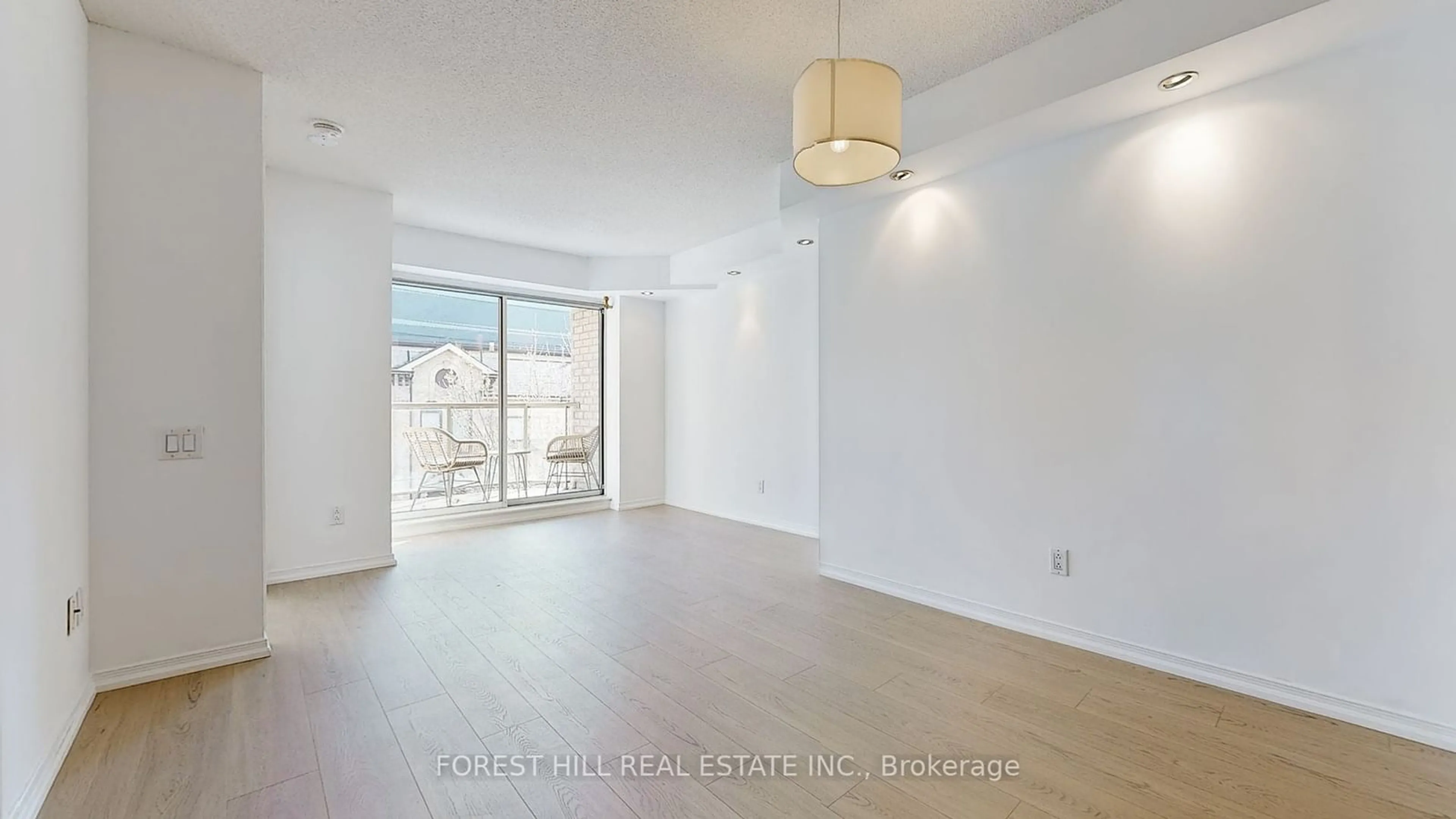 A pic of a room, not visible floor for 140 Bathurst St #310, Toronto Ontario M5V 3N8