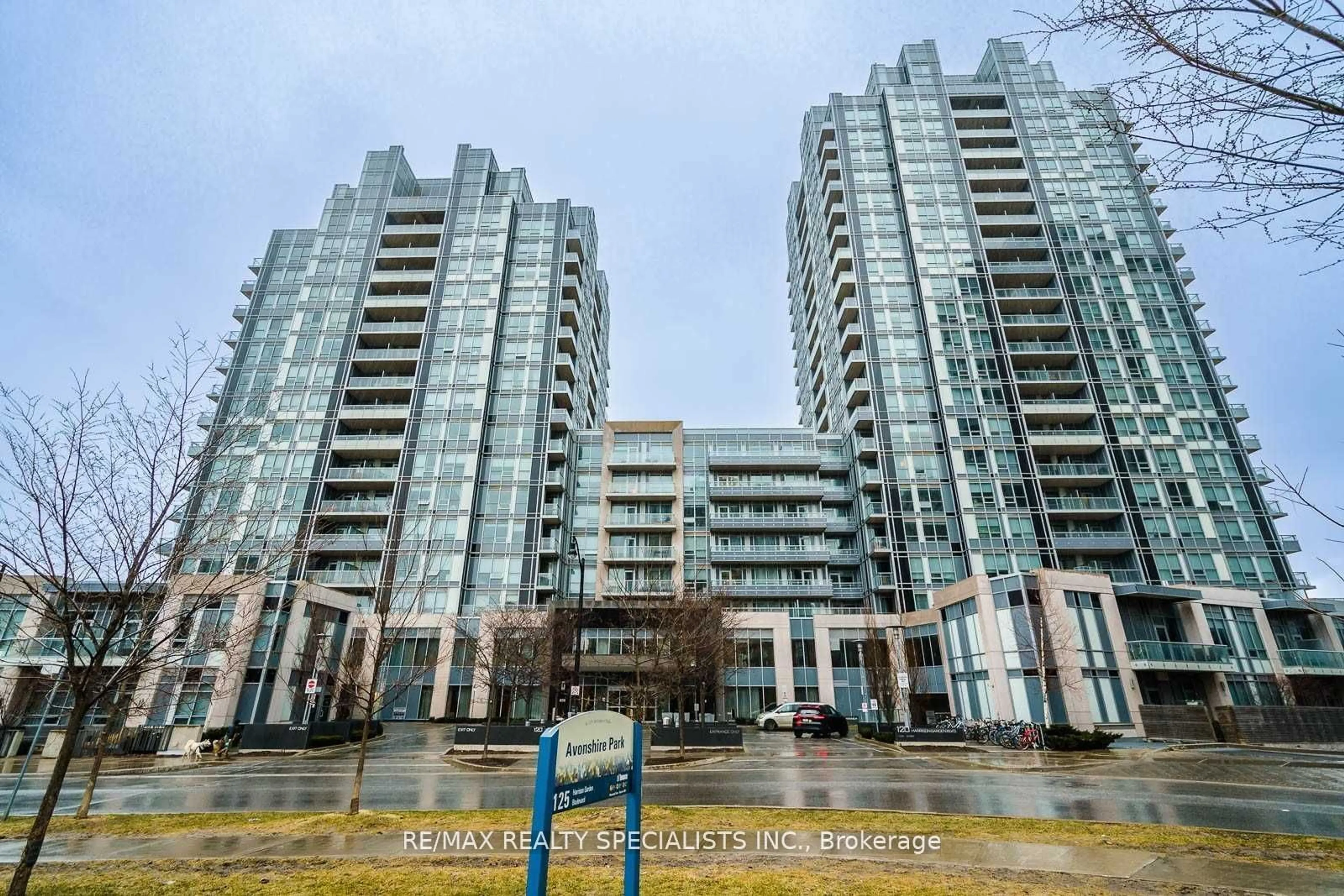 A pic from exterior of the house or condo, the street view for 120 Harrison Garden Blvd #1405, Toronto Ontario M2N 0H1