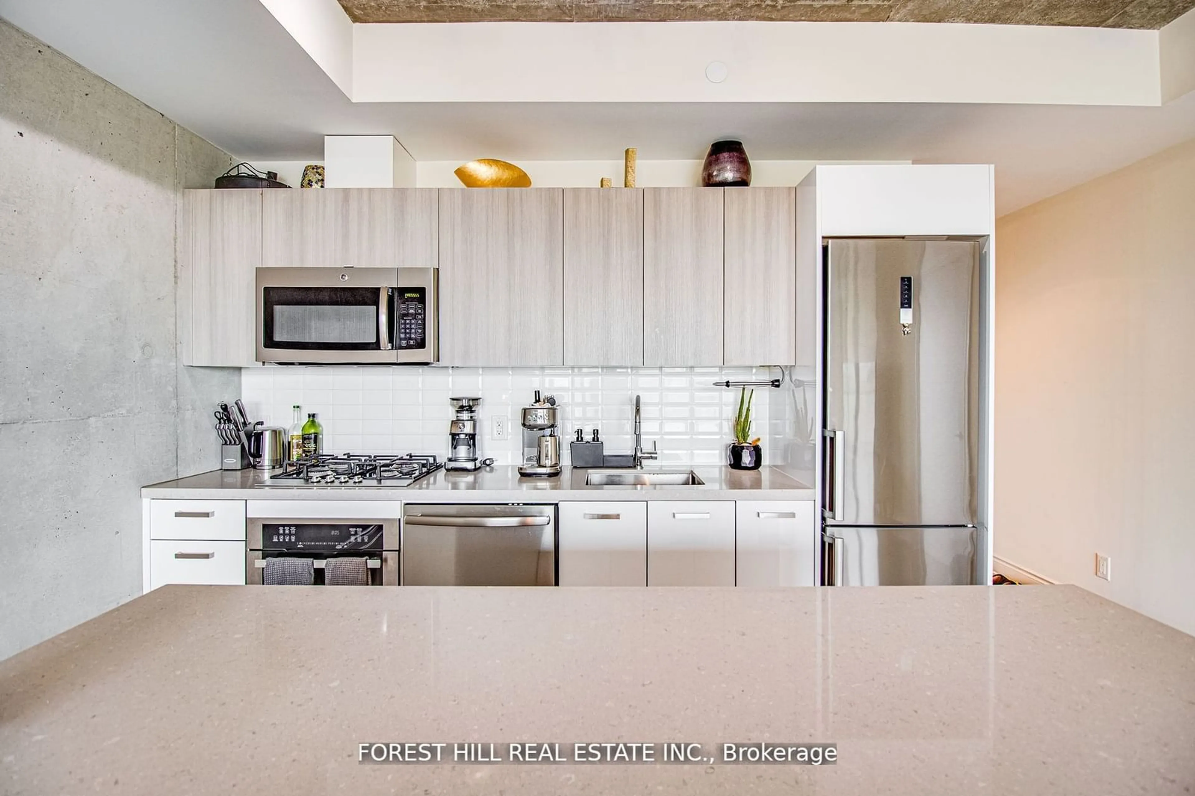 Contemporary kitchen, ceramic floors, mountain for 608 Richmond St #1208, Toronto Ontario M5V 0N9