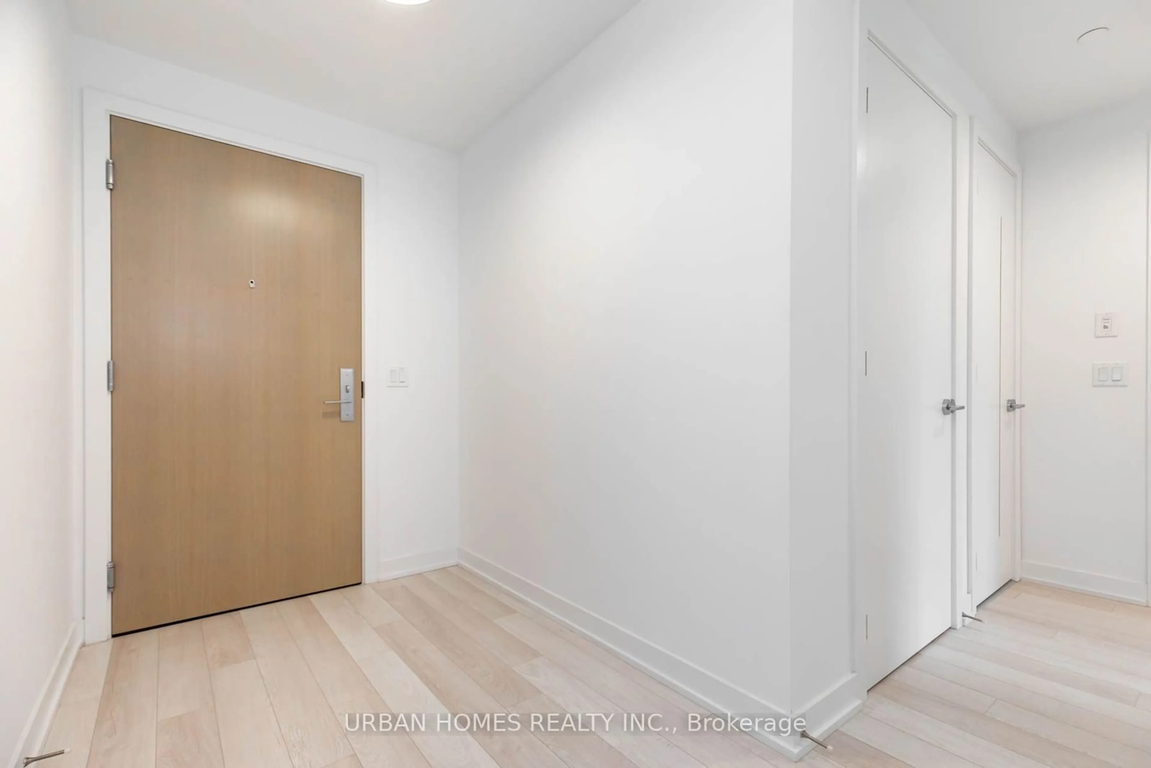 Indoor entryway, wood floors for 357 King St #608, Toronto Ontario M5V 0S7