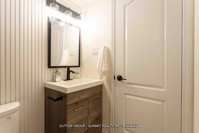Additional property image - 12 Douro St Unit 421