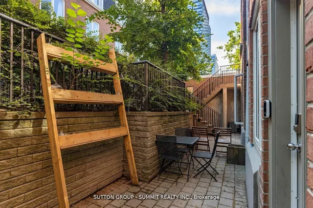 Additional property image - 12 Douro St Unit 421