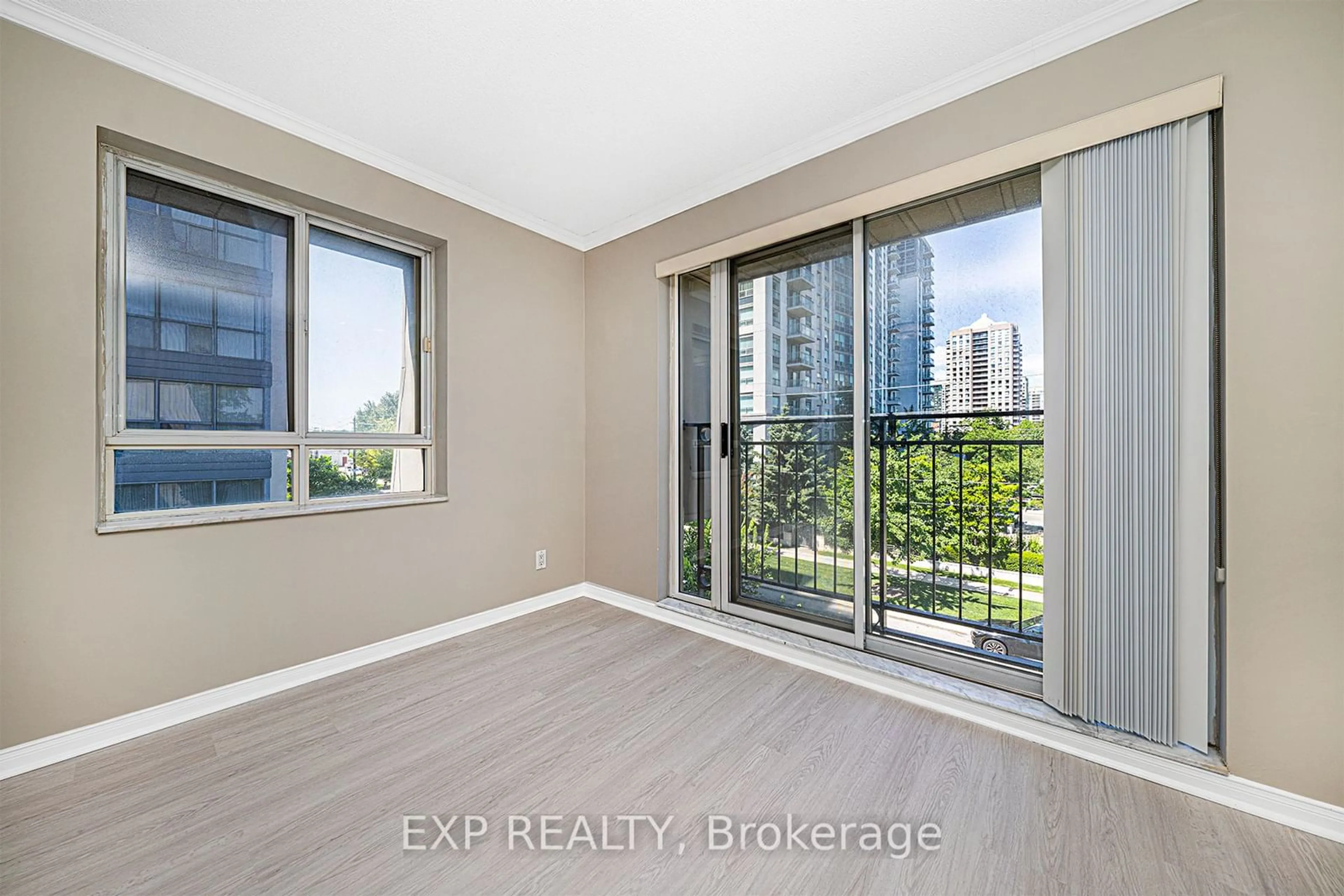 A pic of a room, wood floors for 38 Hollywood Ave #312, Toronto Ontario M2N 6S5