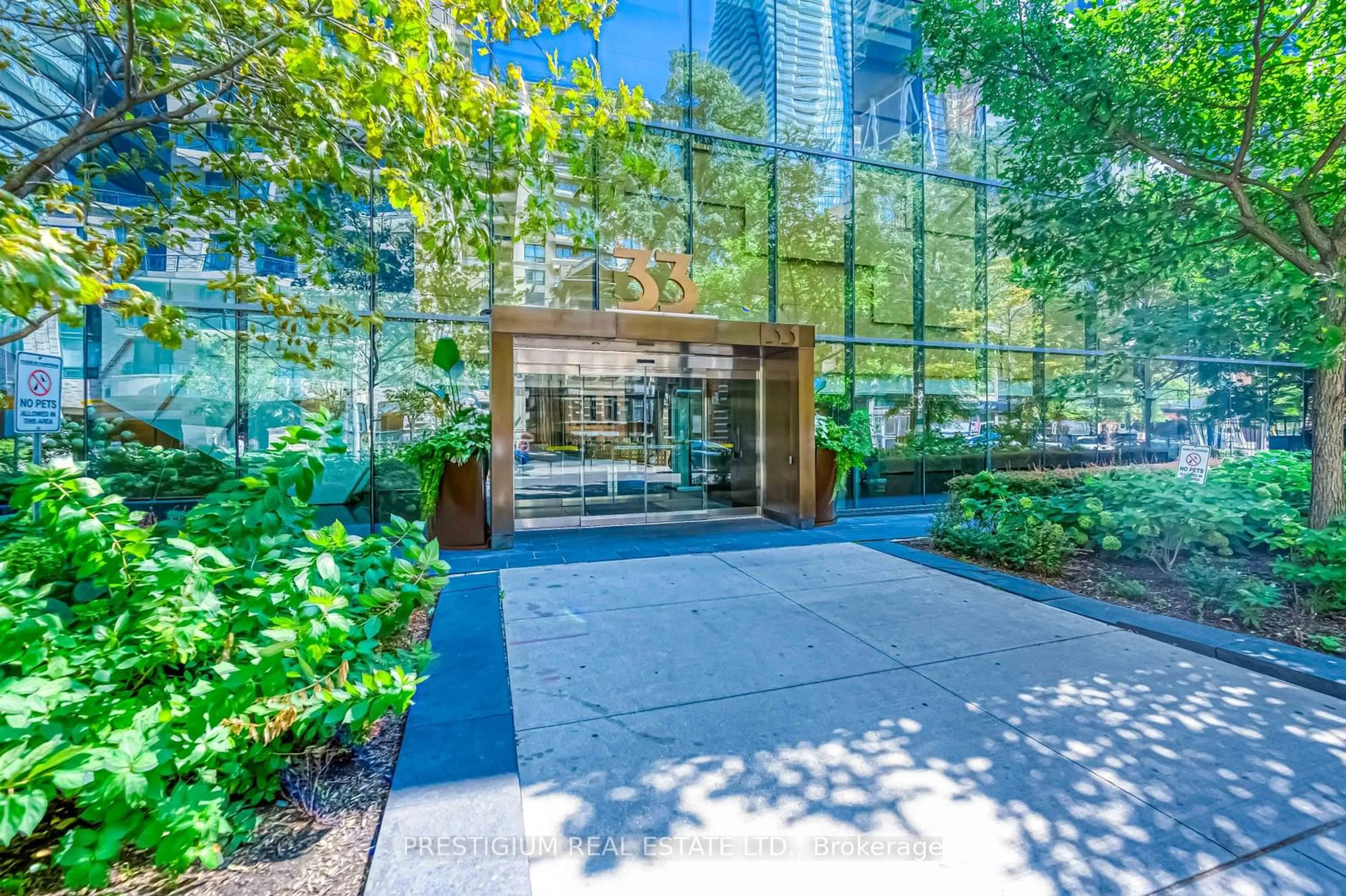 Indoor foyer, unknown floor for 33 CHARLES St #3704, Toronto Ontario M4Y 0A2