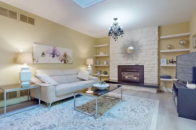 Additional property image - 237 Old Yonge St