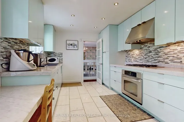 Additional property image - 237 Old Yonge St