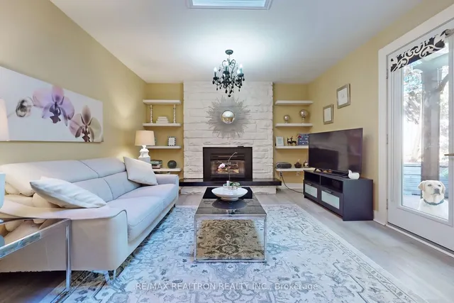 Additional property image - 237 Old Yonge St