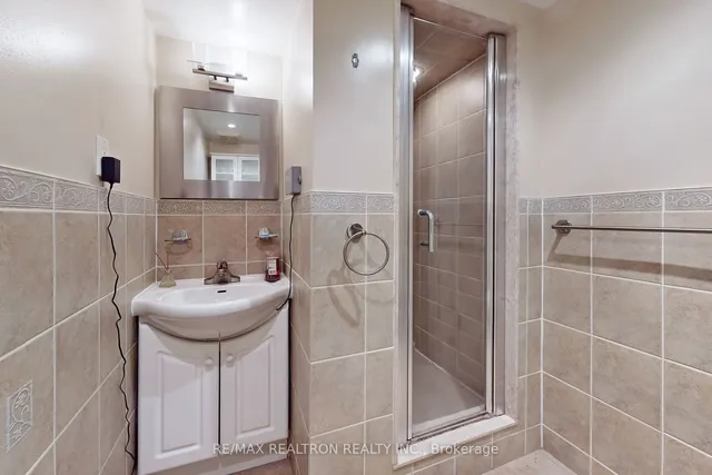 Additional property image - 237 Old Yonge St