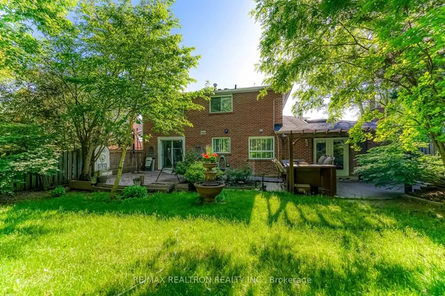 Additional property image - 237 Old Yonge St