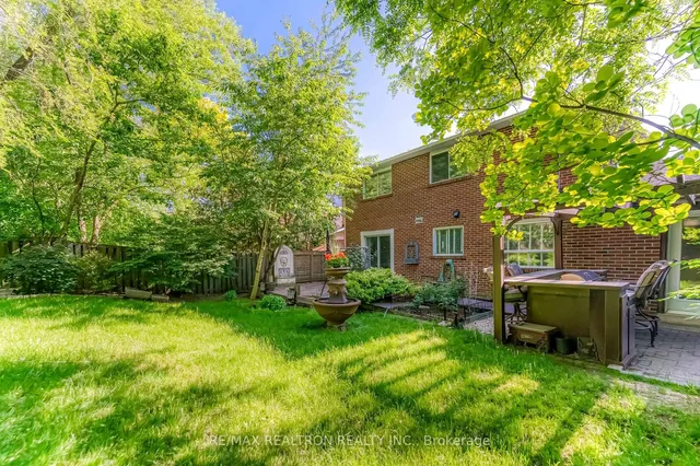 Additional property image - 237 Old Yonge St