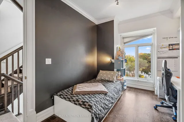 Additional property image - 276 Spadina Rd Unit 4