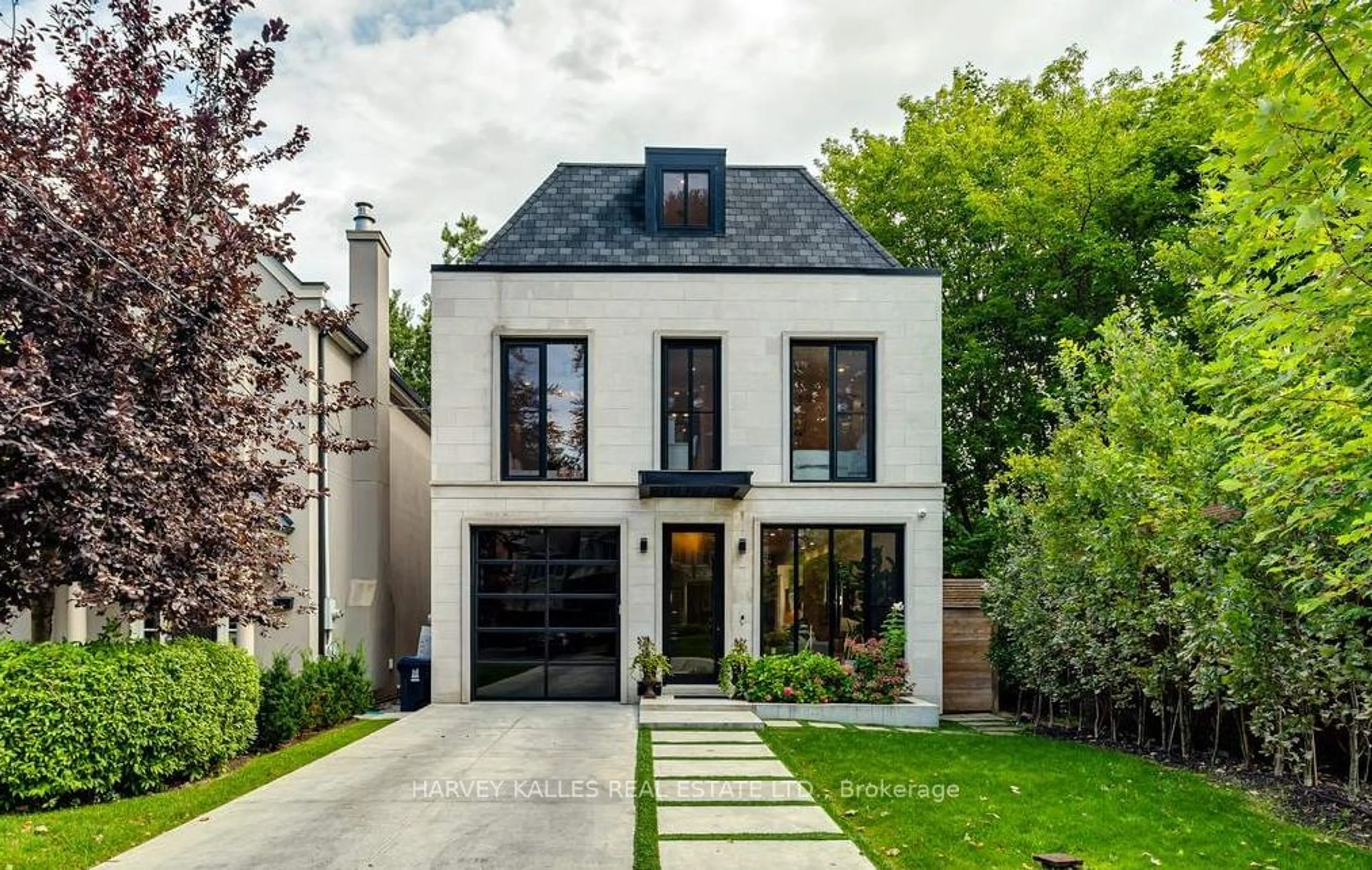 Home with brick exterior material for 1 De Vere Gdns, Toronto Ontario M5M 3E4