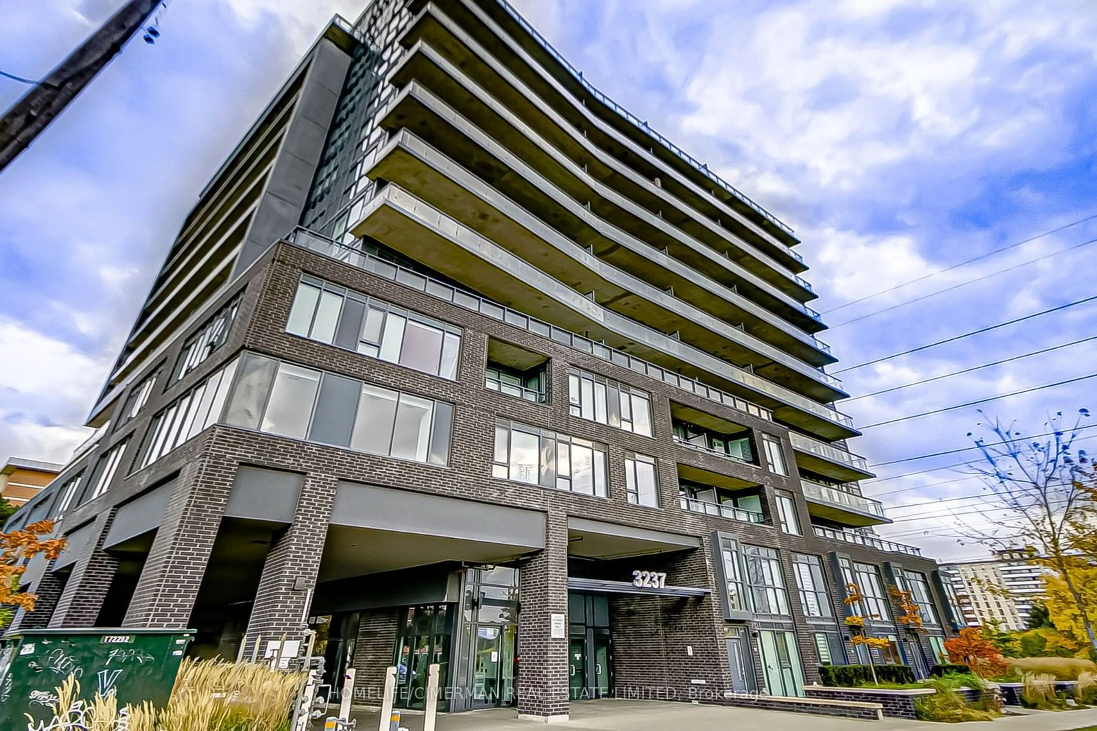 A pic from exterior of the house or condo, the front or back of building for 3237 Bayview Ave #801, Toronto Ontario M2K 0G1