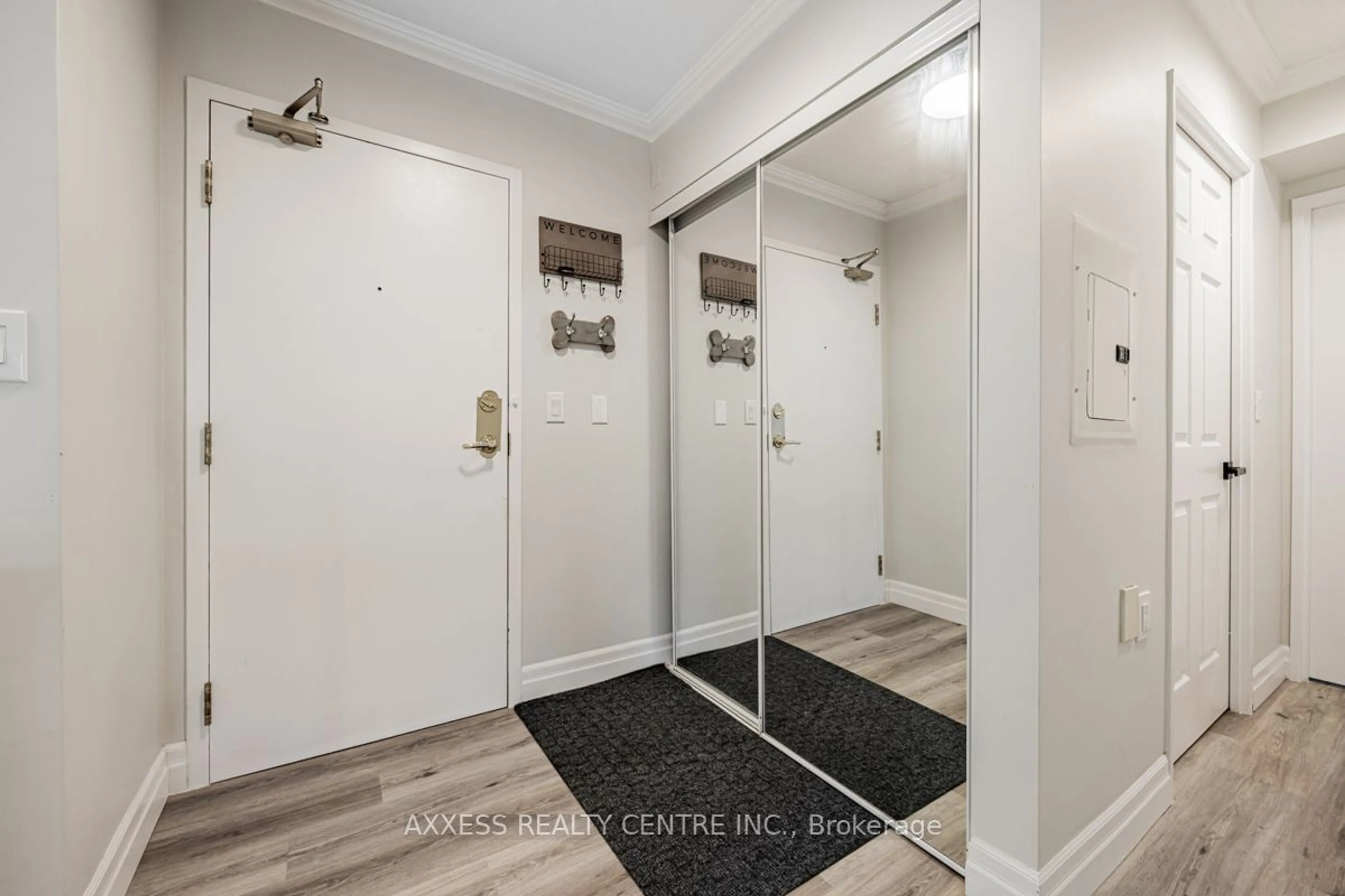 Indoor entryway, unknown floor for 906 Sheppard Ave #505, Toronto Ontario M3H 2T5