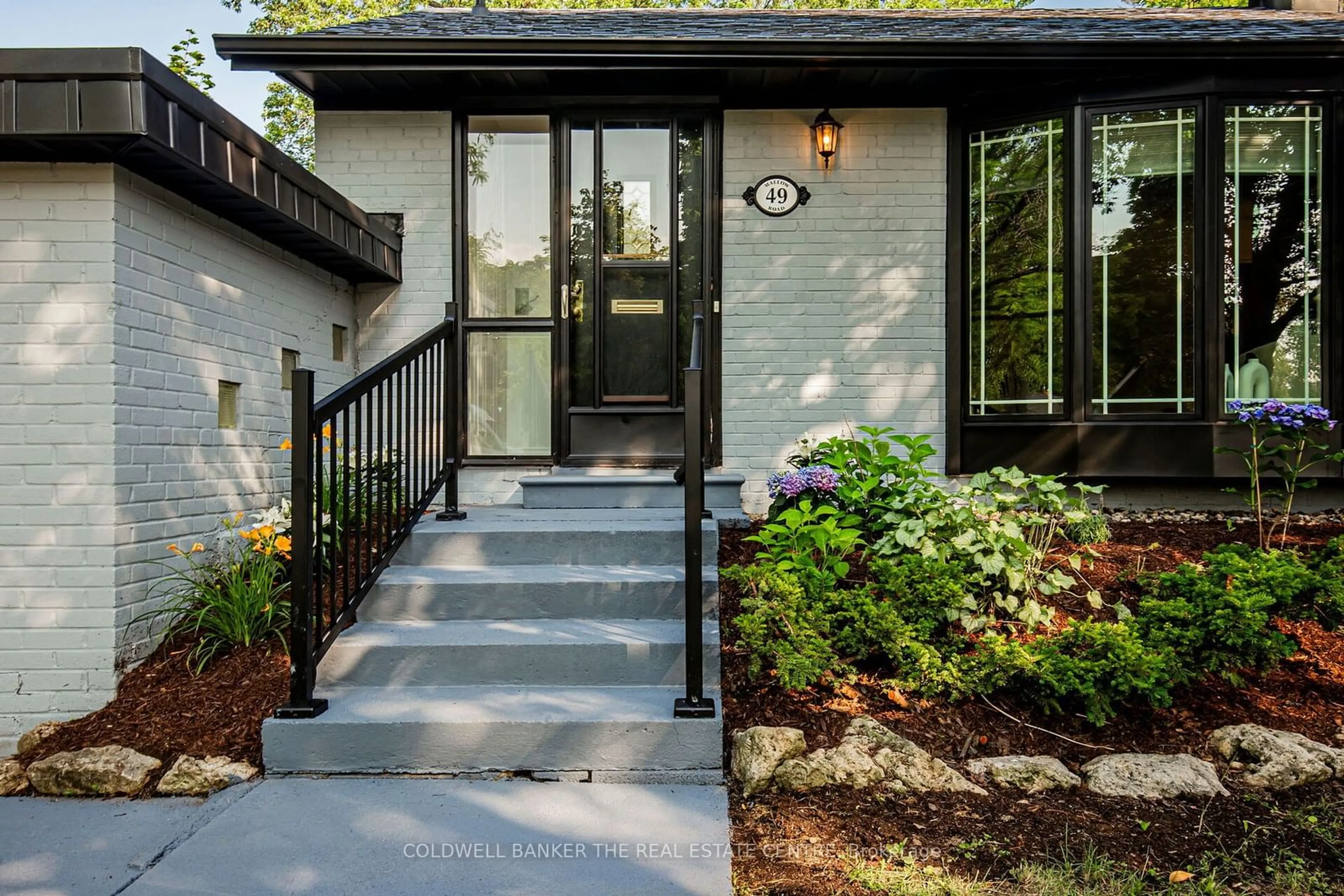 Indoor entryway, wood floors for 49 Mallow Rd, Toronto Ontario M3B 1G2