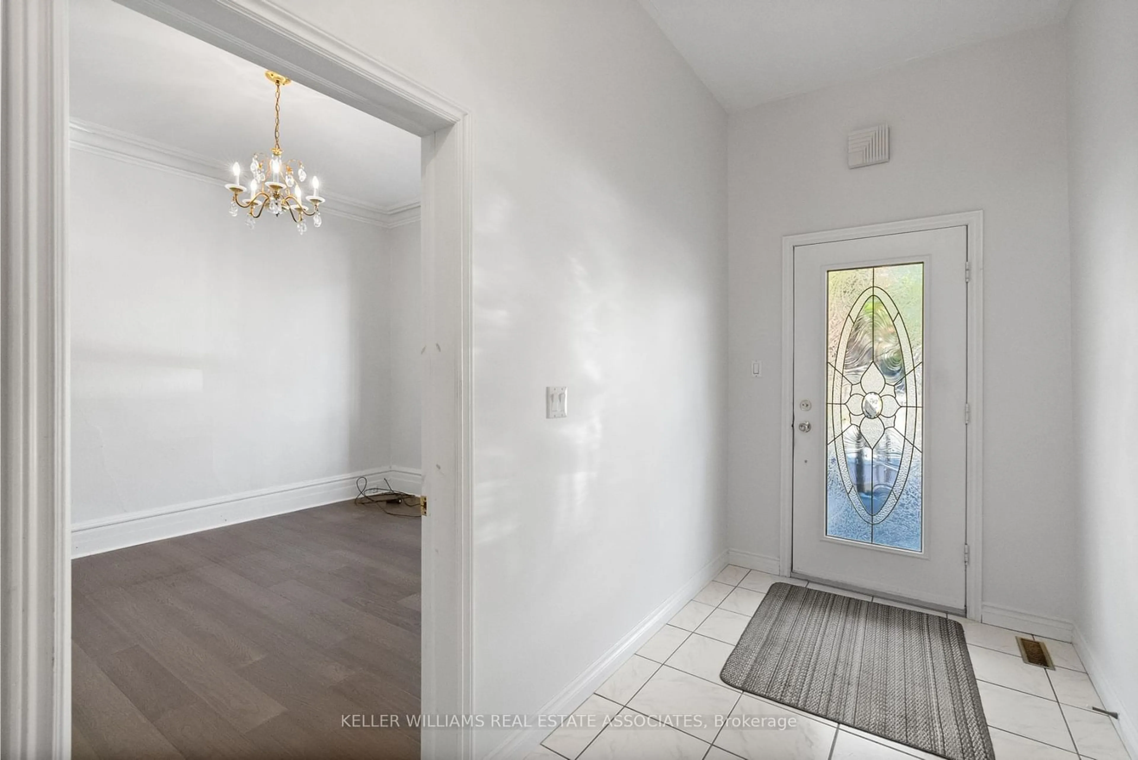 Indoor entryway, wood floors for 544 Manning Ave, Toronto Ontario M6G 2V9