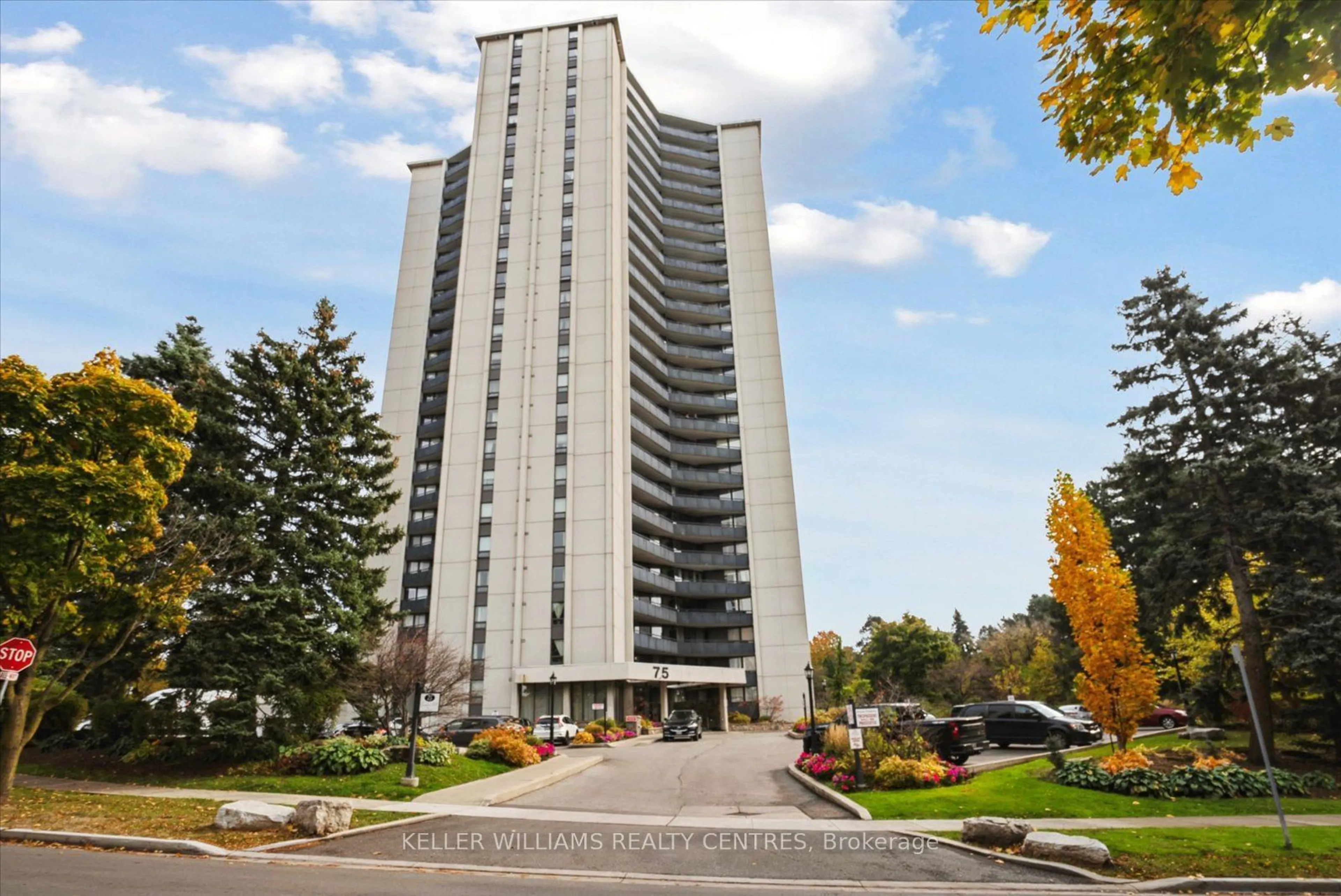 A pic from exterior of the house or condo, the front or back of building for 75 Graydon Hall Dr #PH2, Toronto Ontario M3A 3M5