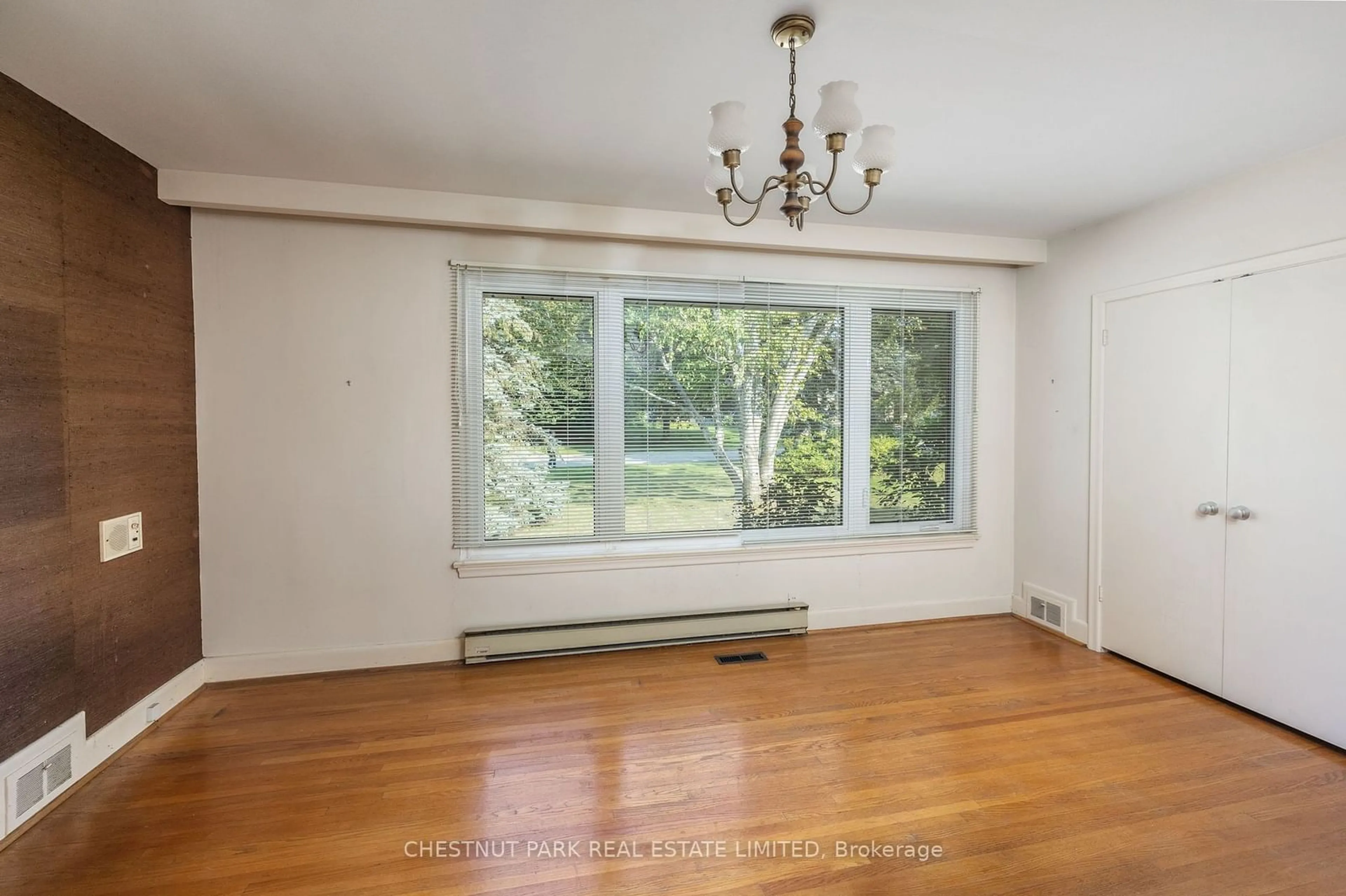 A pic of a room, wood floors for 14 Rollscourt Dr, Toronto Ontario M2L 1X5