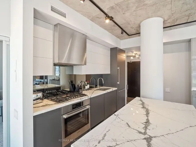 Additional property image - 650 King St Unit 810