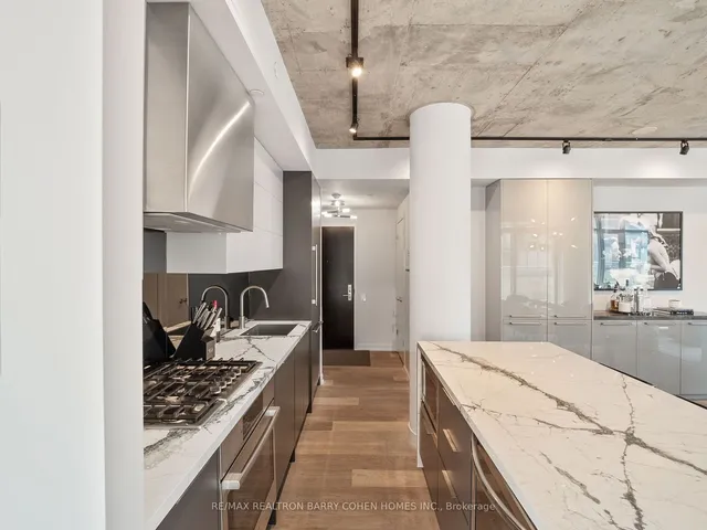 Additional property image - 650 King St Unit 810