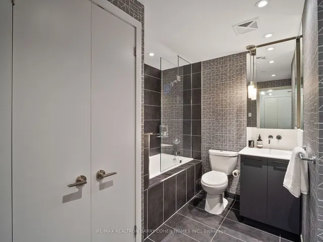 Additional property image - 650 King St Unit 810