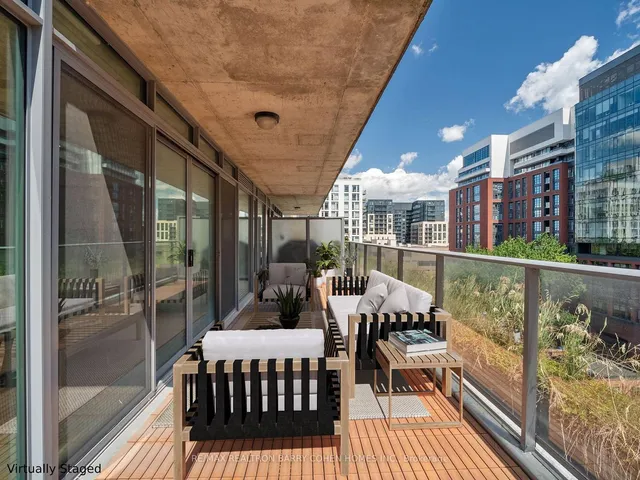 Additional property image - 650 King St Unit 810