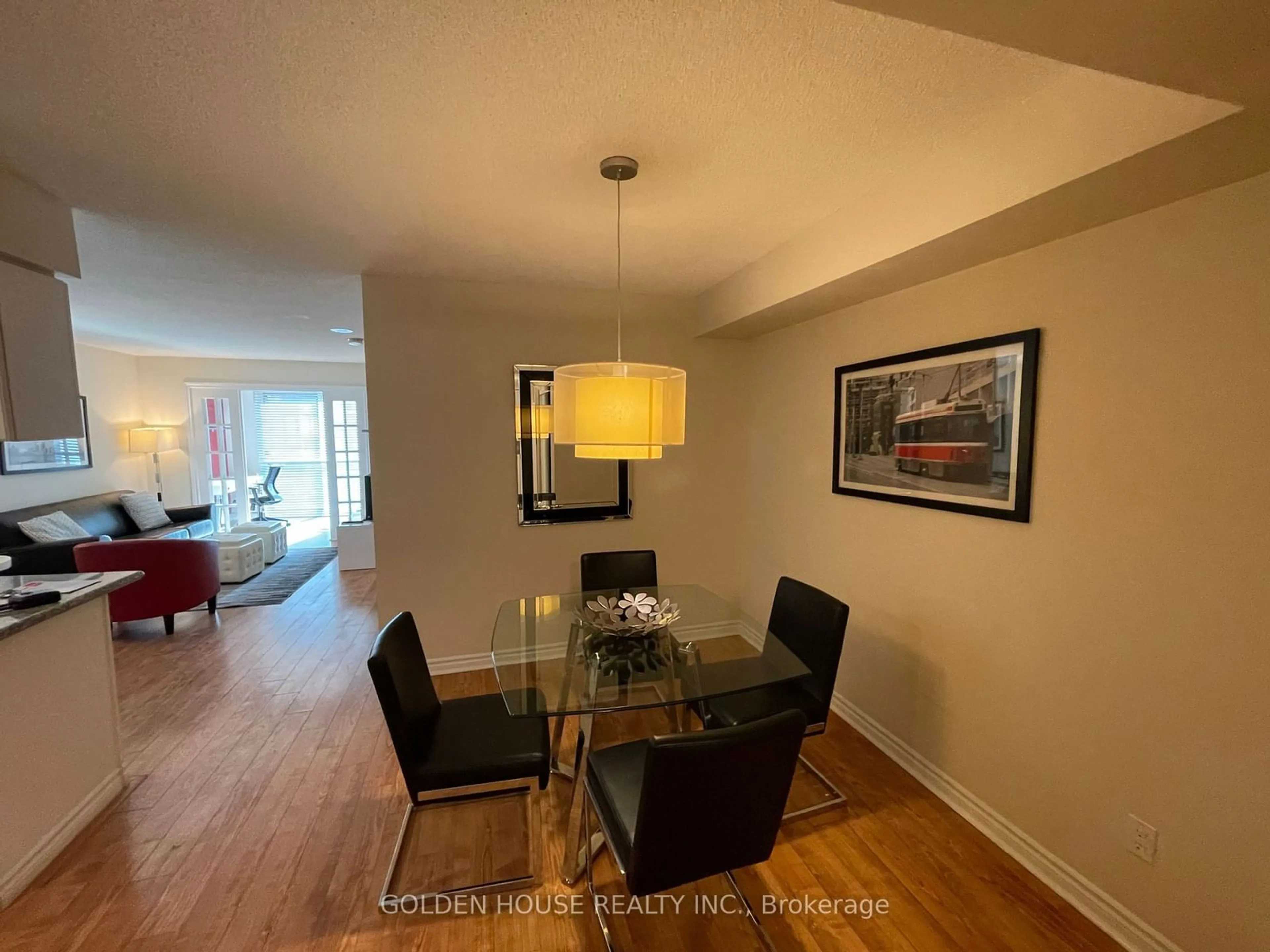 Dining room, wood floors for 168 Simcoe St #510, Toronto Ontario M5H 4C9