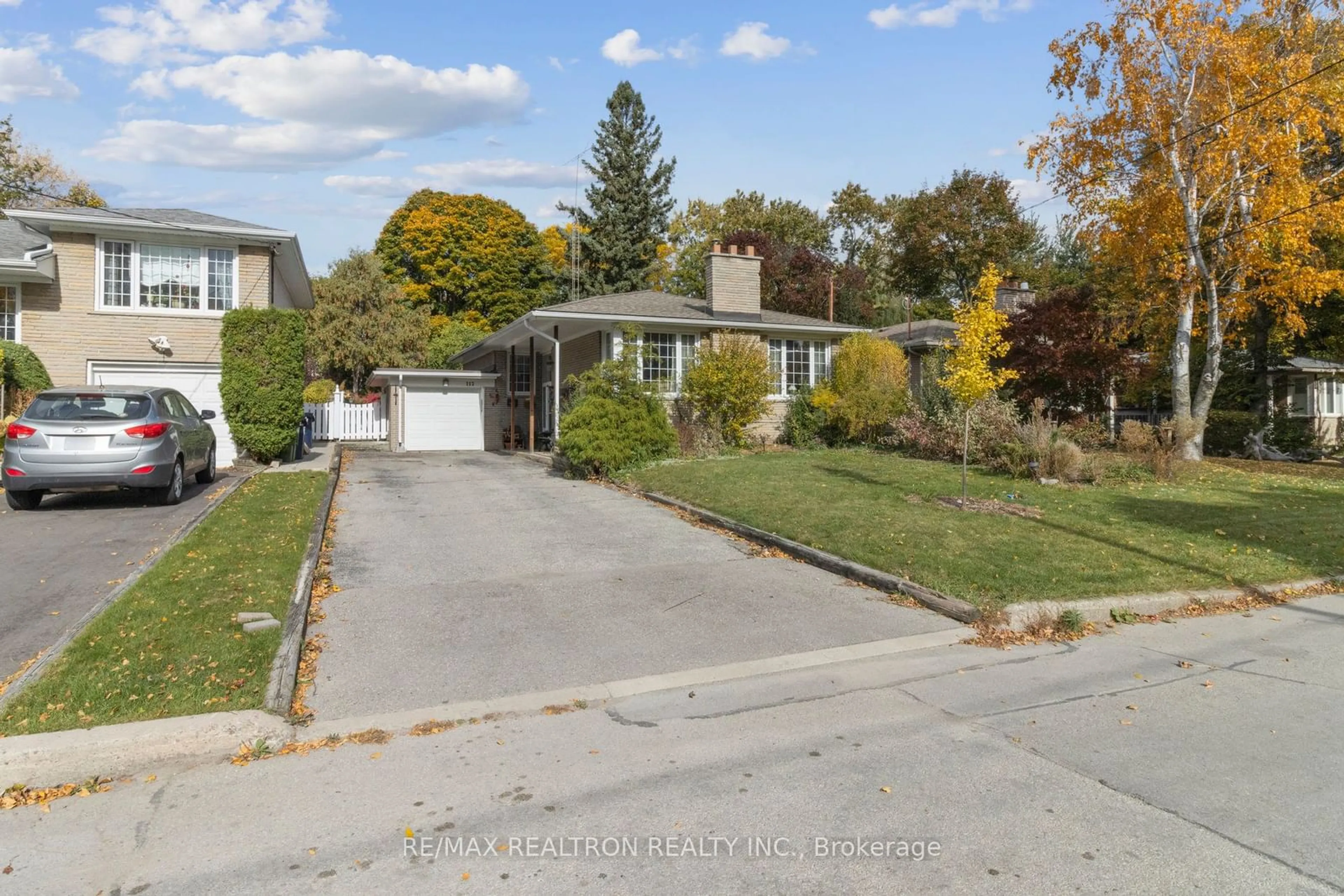 Frontside or backside of a home, the street view for 112 Santa Barbara Rd, Toronto Ontario M2N 2C5