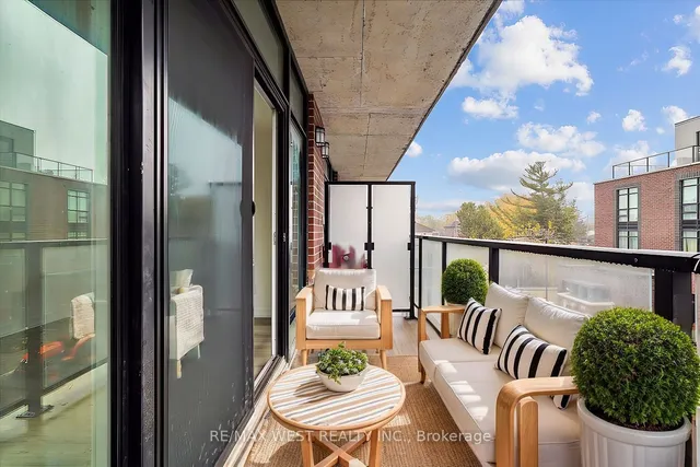 Additional property image - 861 Sheppard Ave Unit 7